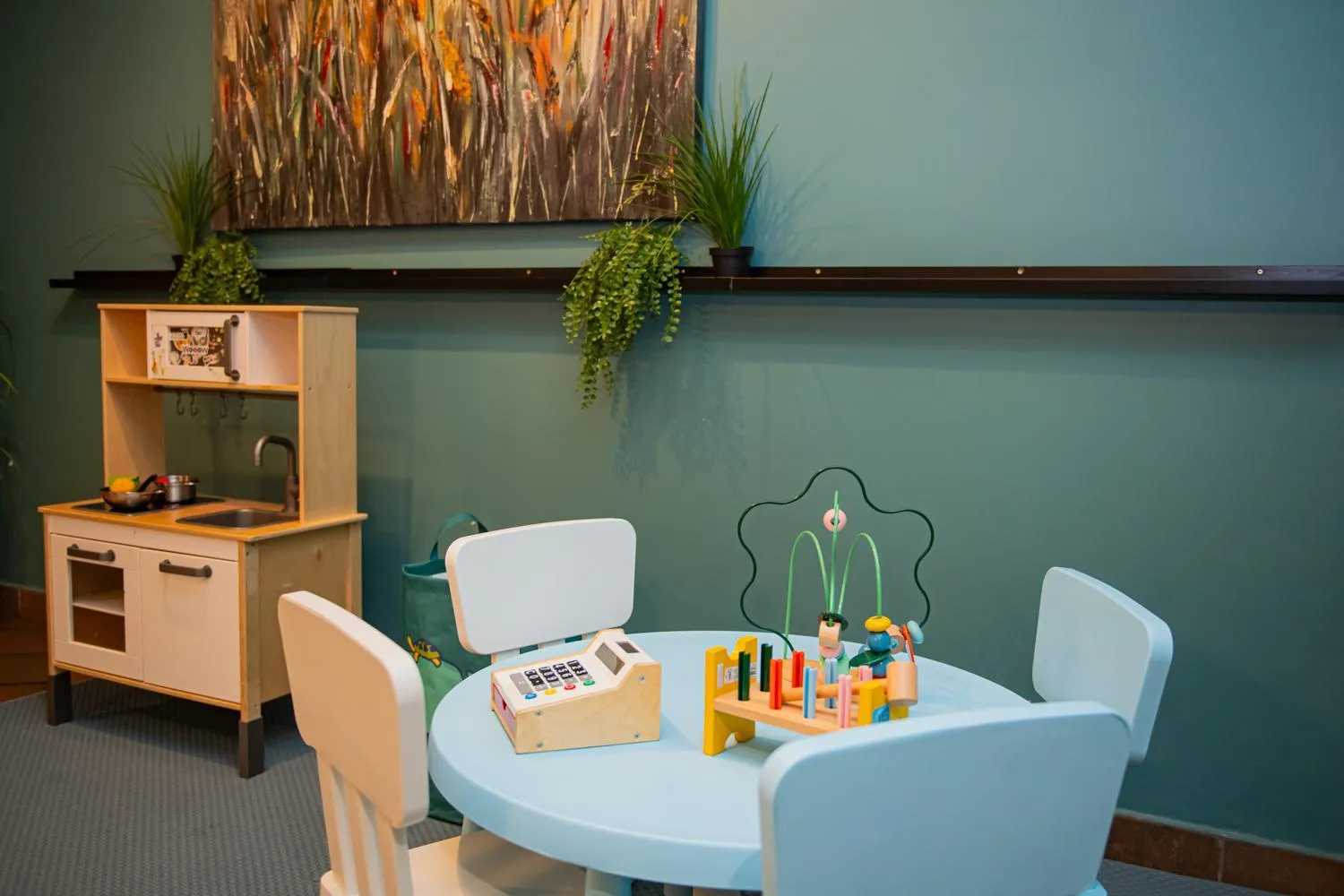 Restaurant/places to eat in Porto Resort