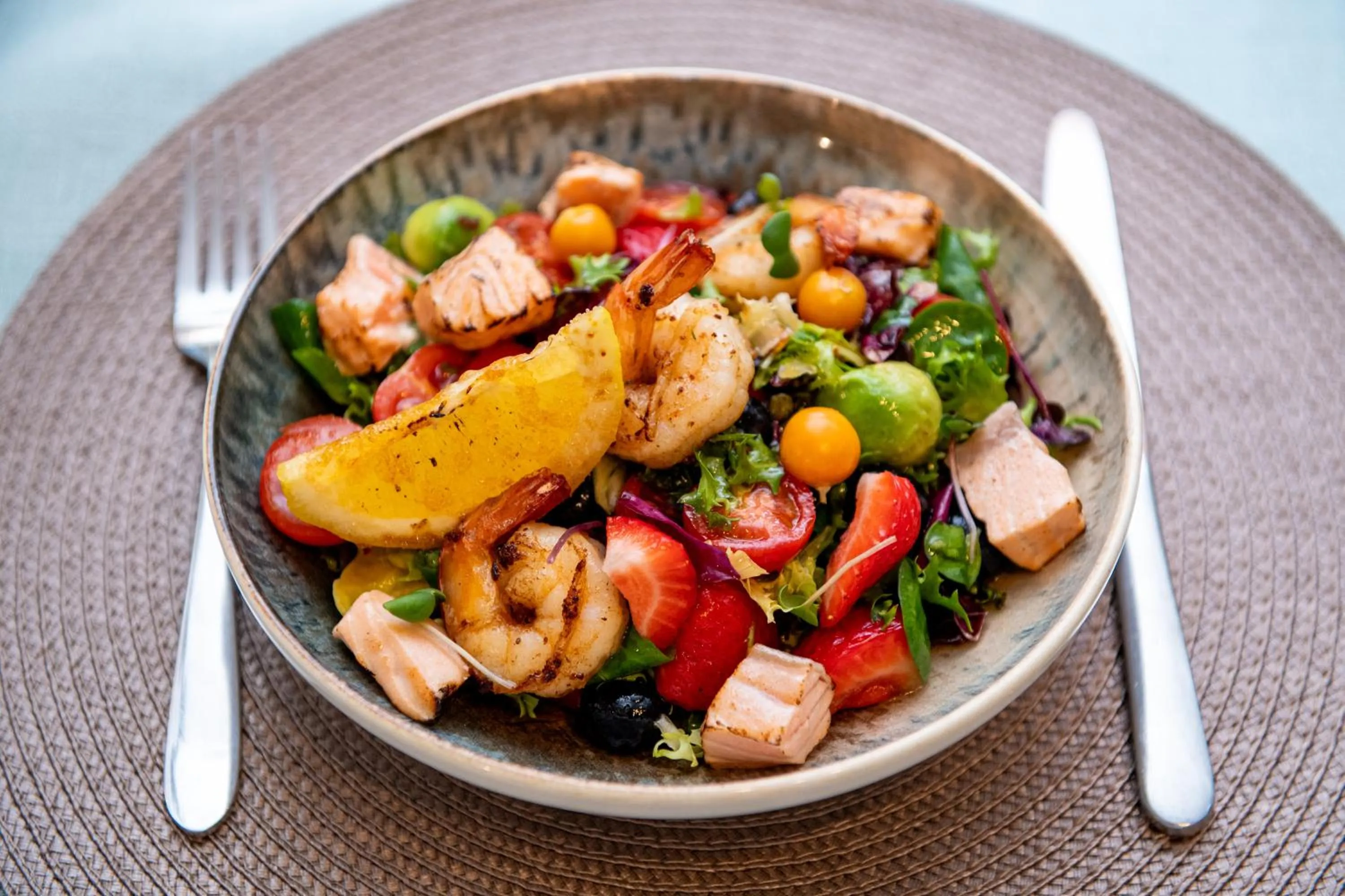 Restaurant/places to eat in Porto Resort