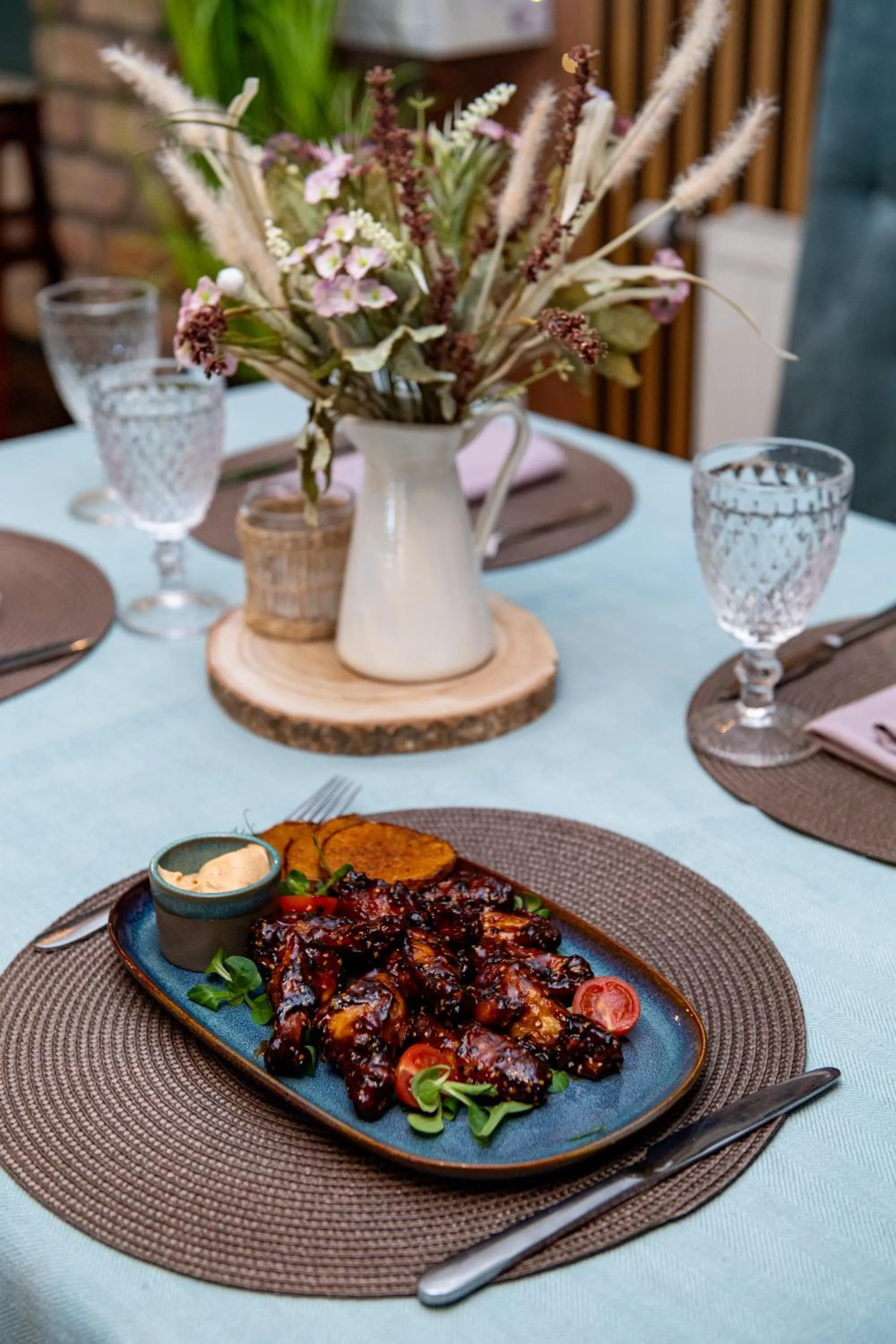 Restaurant/places to eat in Porto Resort