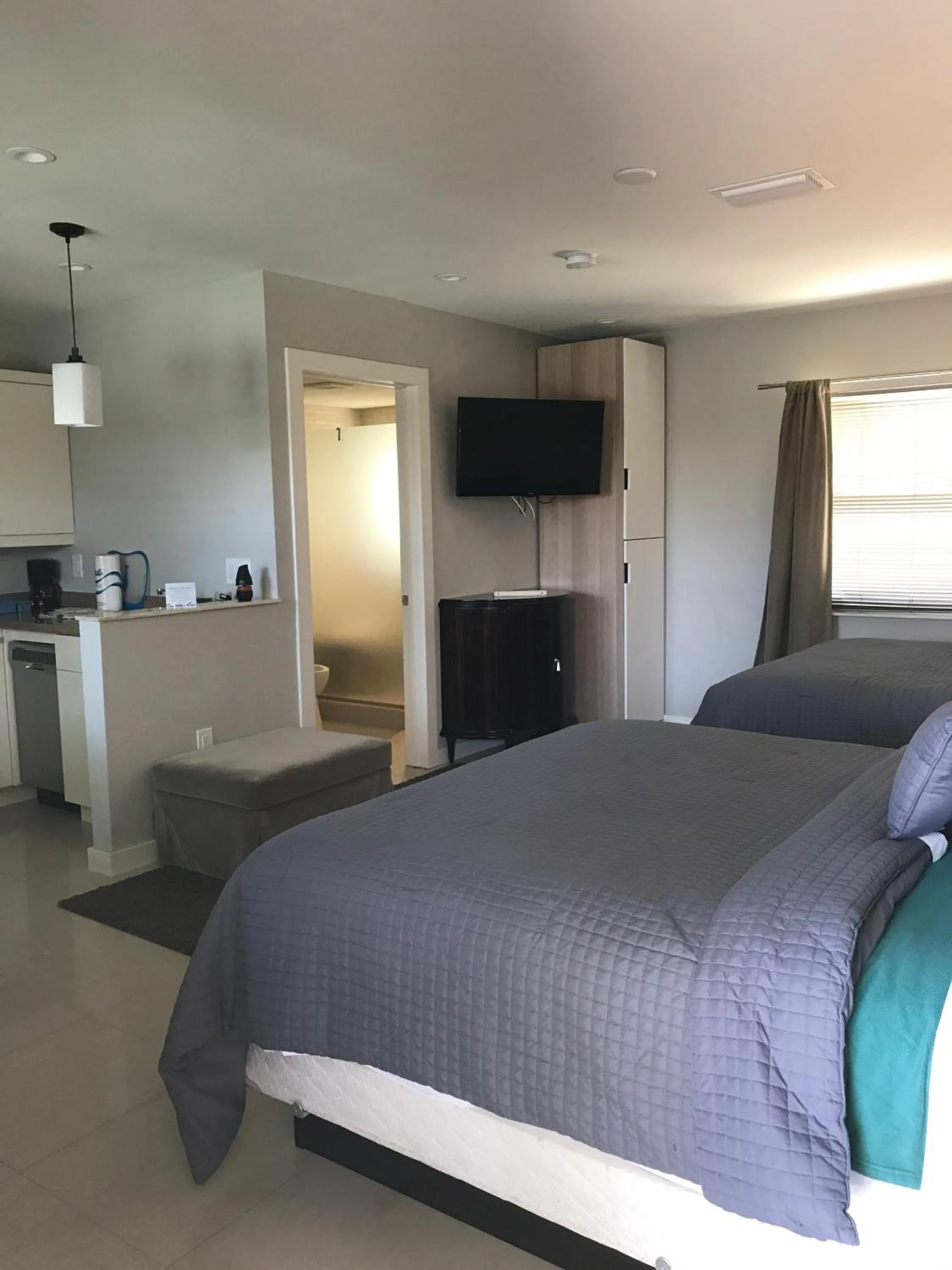 Photo of the whole room, Bed in Captiva Beach Resort (open private beach access)