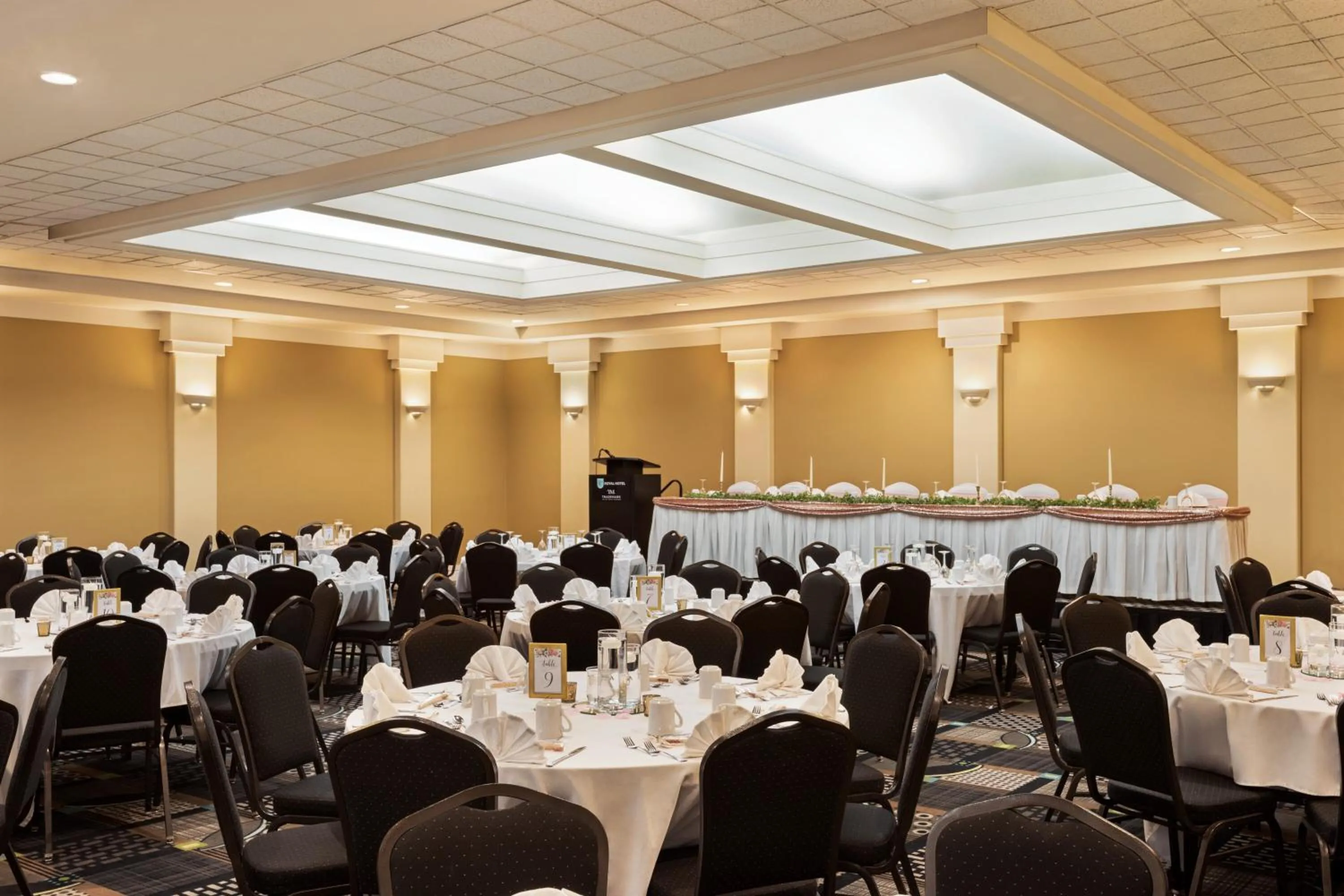 Banquet/Function facilities in Royal Hotel Regina, Trademark Collection by Wyndham