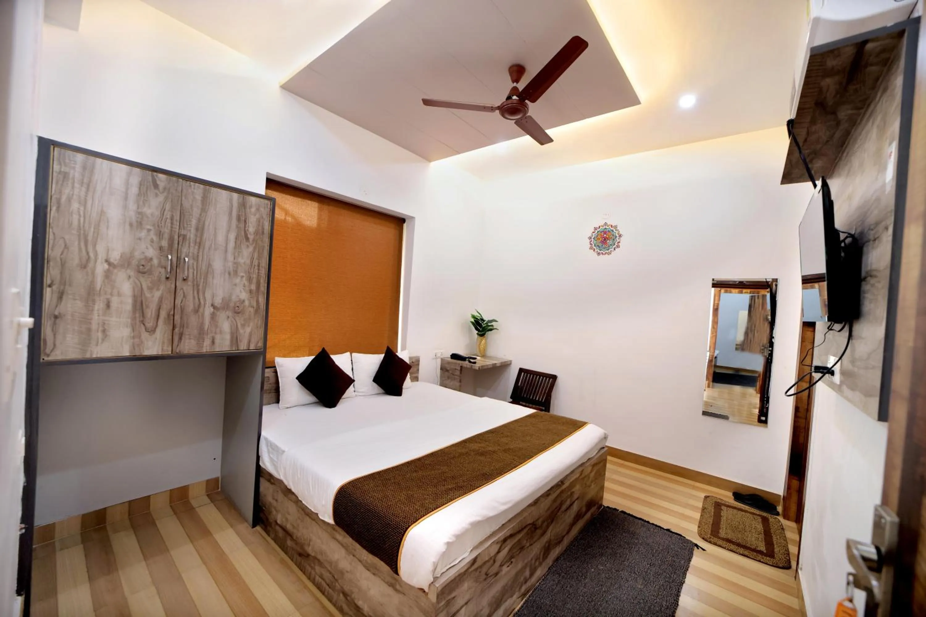 Photo of the whole room, Bed in Hotel Taj Niwas