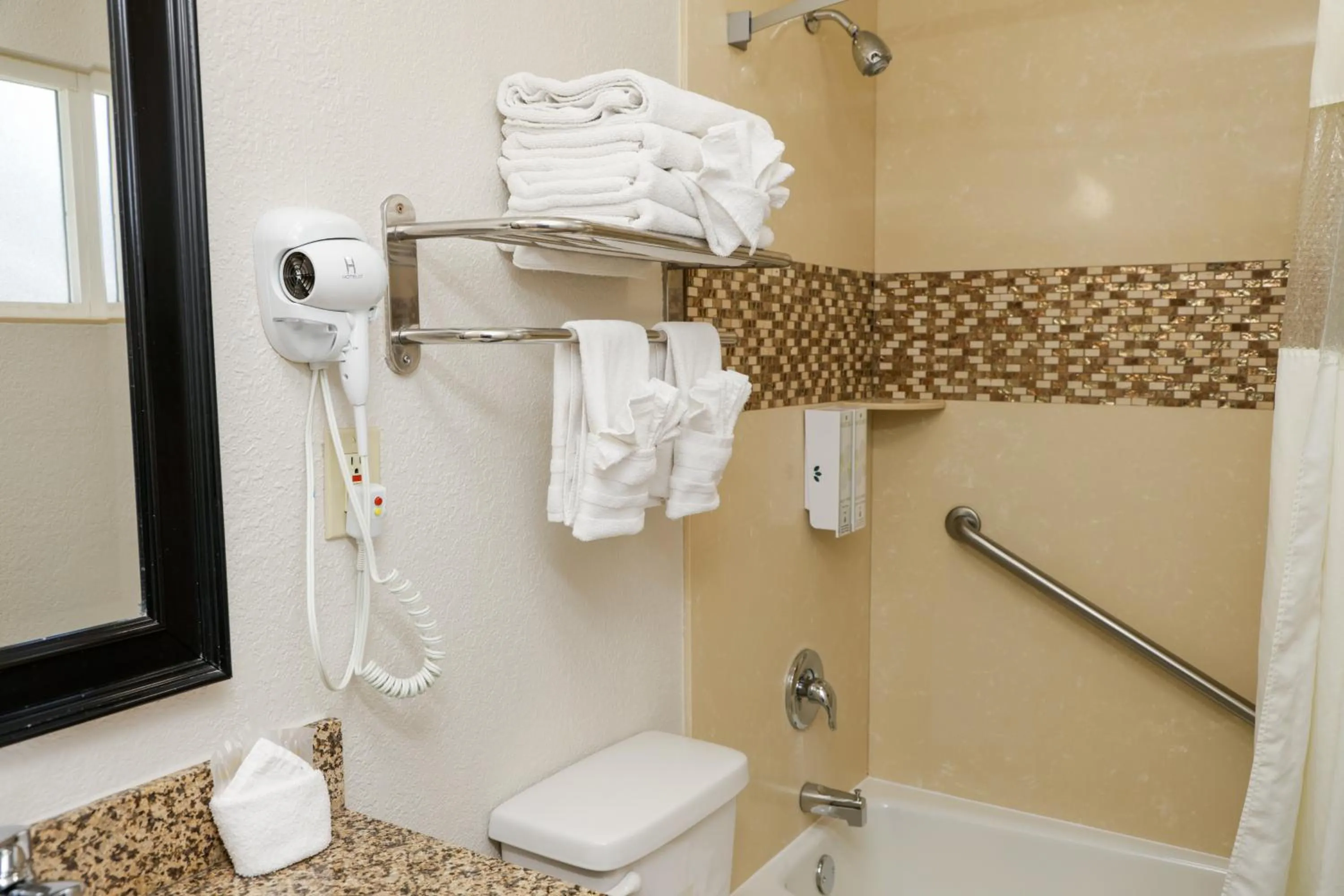 Sea Breeze Inn - San Simeon