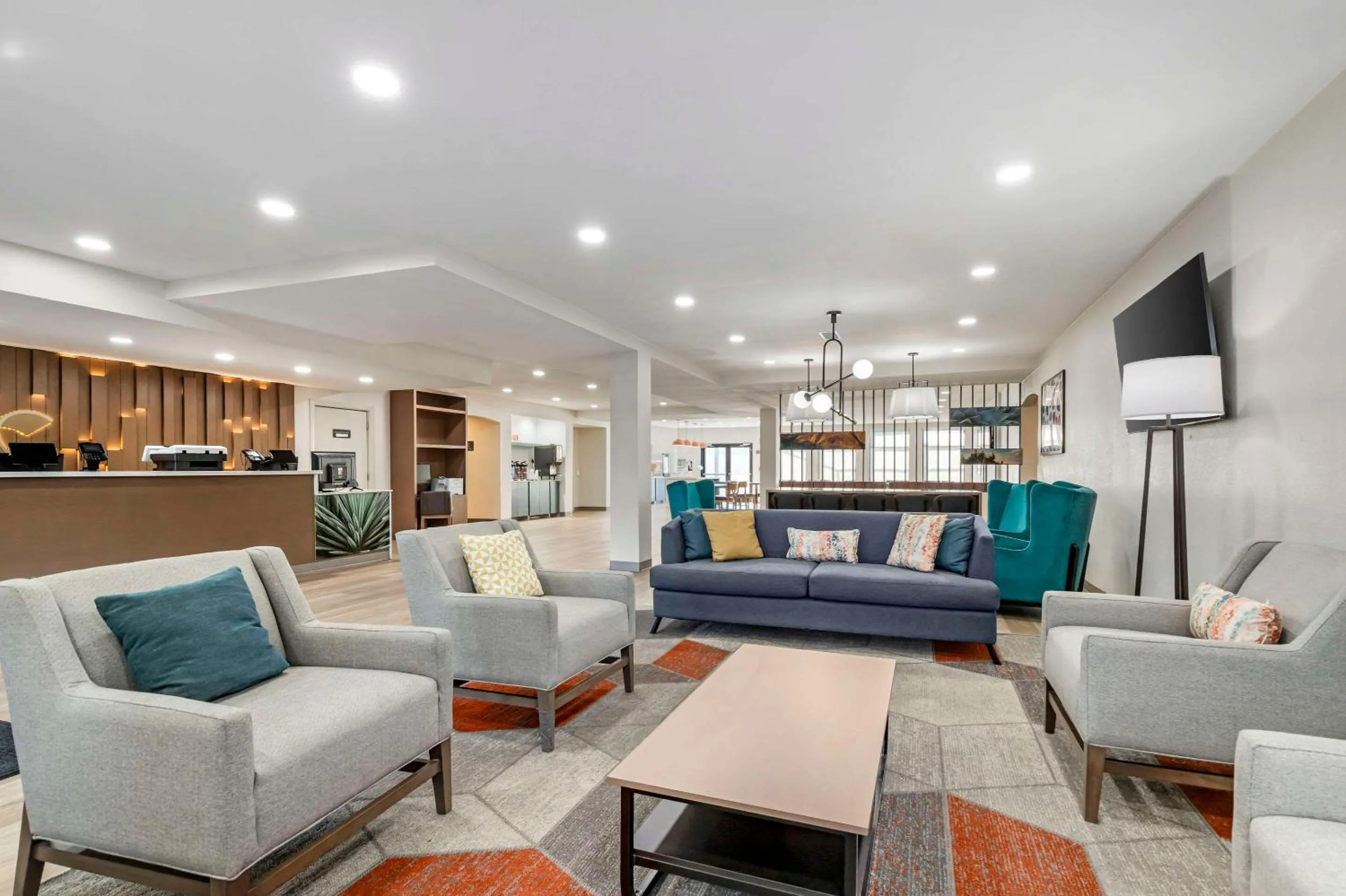 Lobby or reception in Comfort Suites