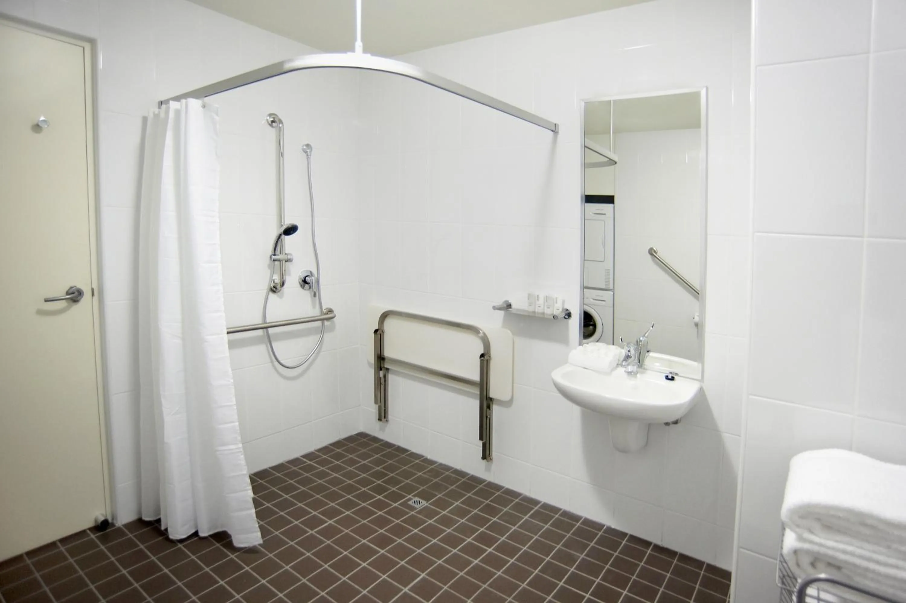 Shower in Quest Palmerston - Darwin