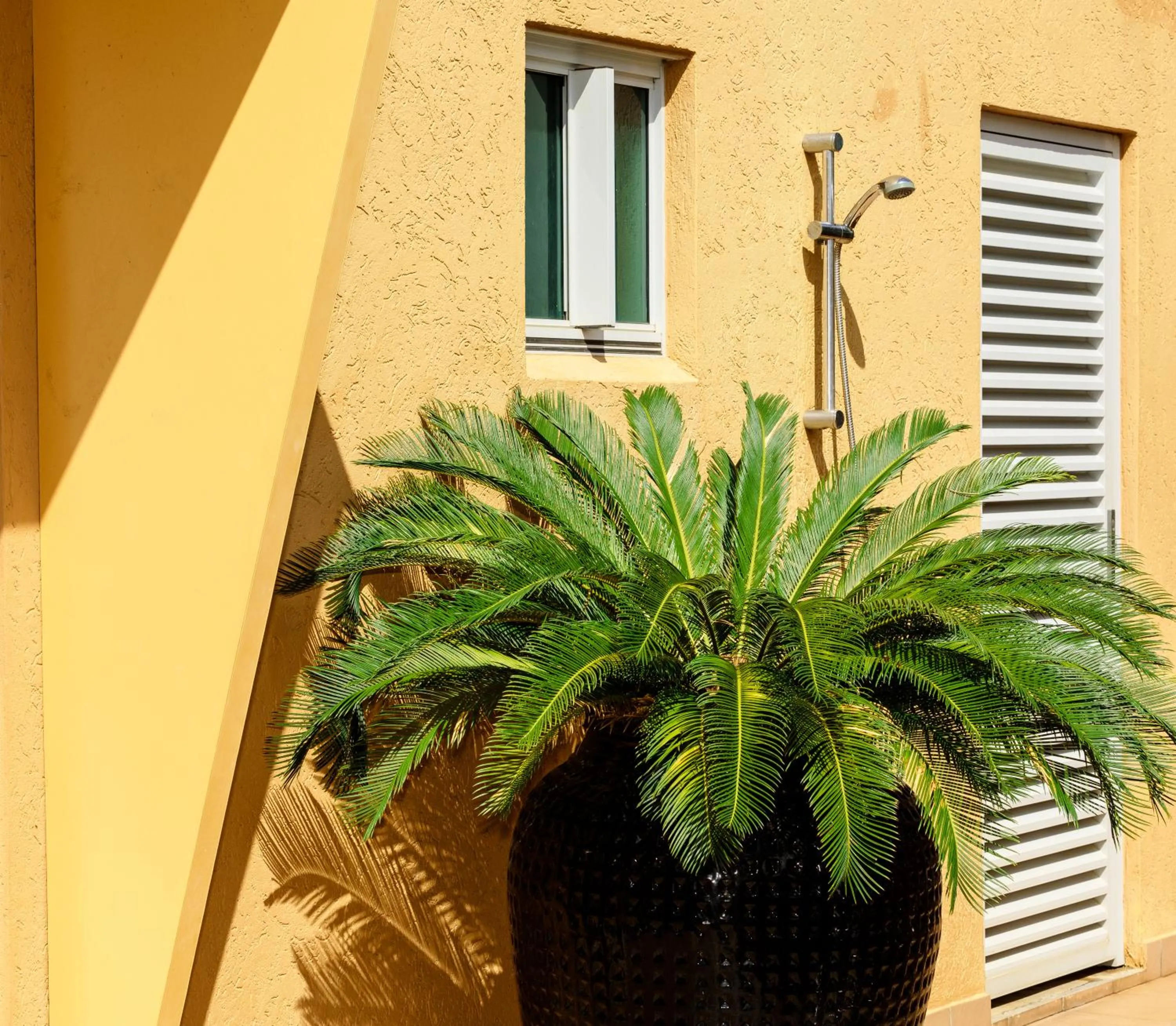 Swimming pool in Quest Palmerston - Darwin