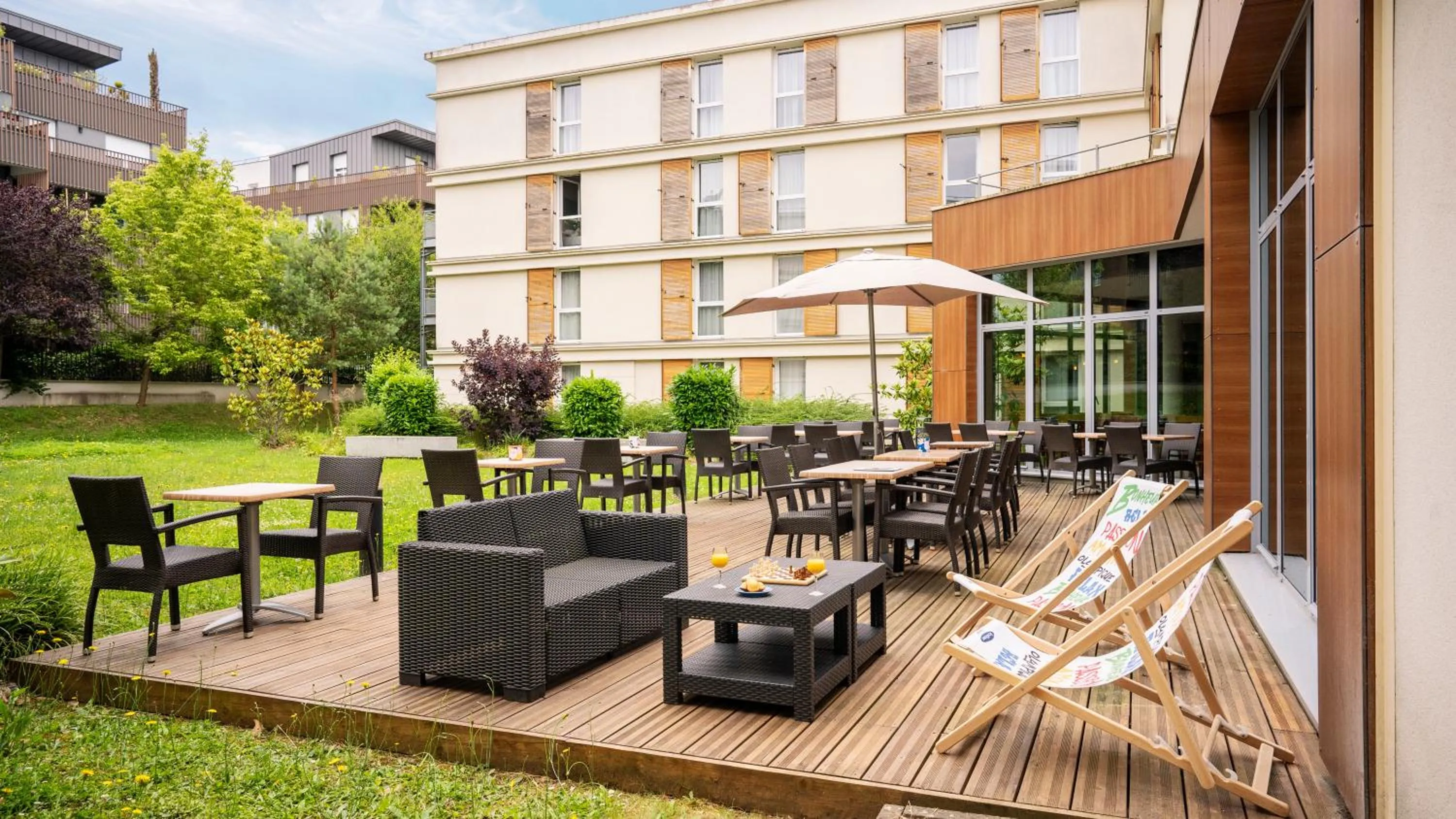 Patio in Residhome Paris-Guyancourt