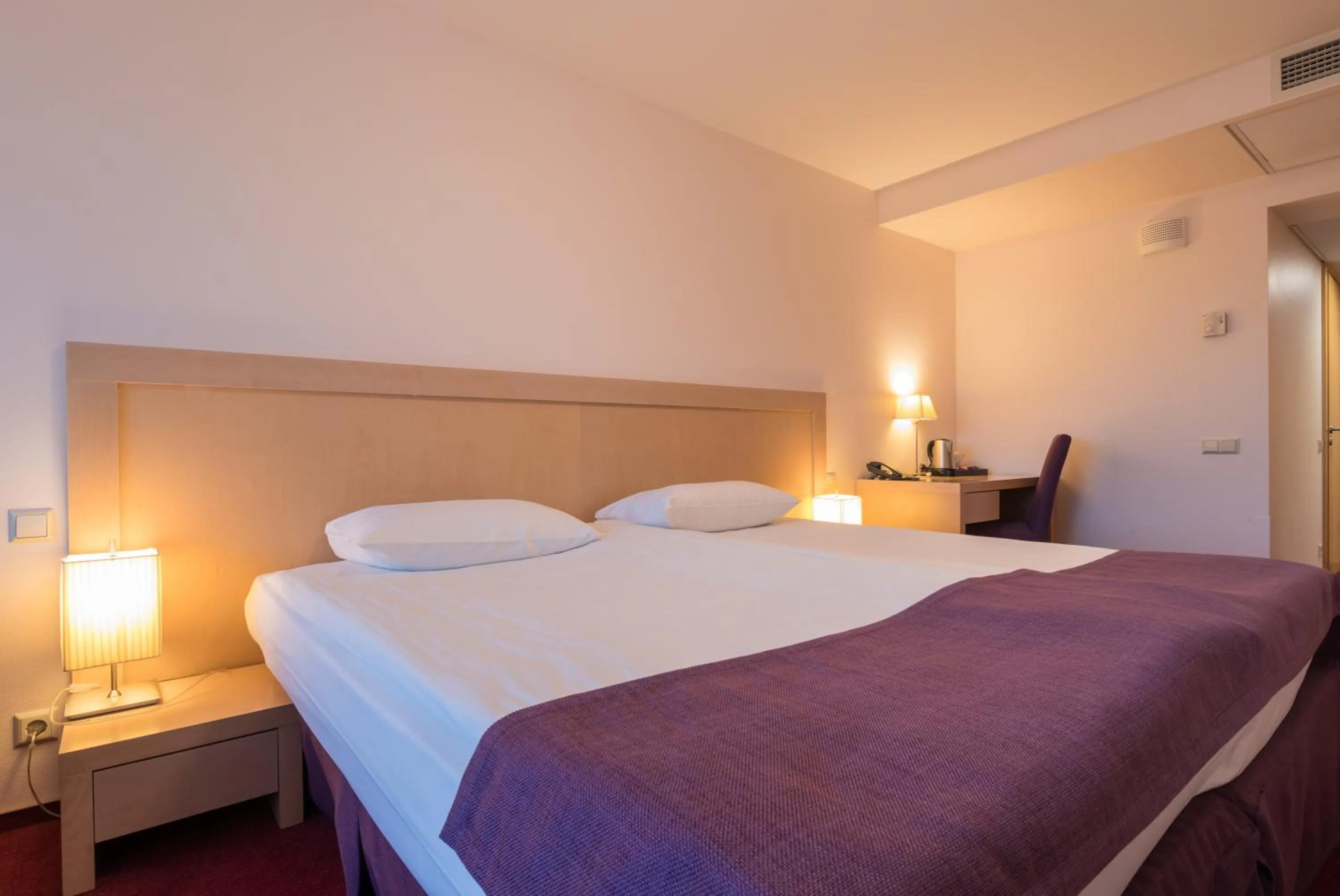 Bedroom, Bed in Riga Islande Hotel with FREE Parking