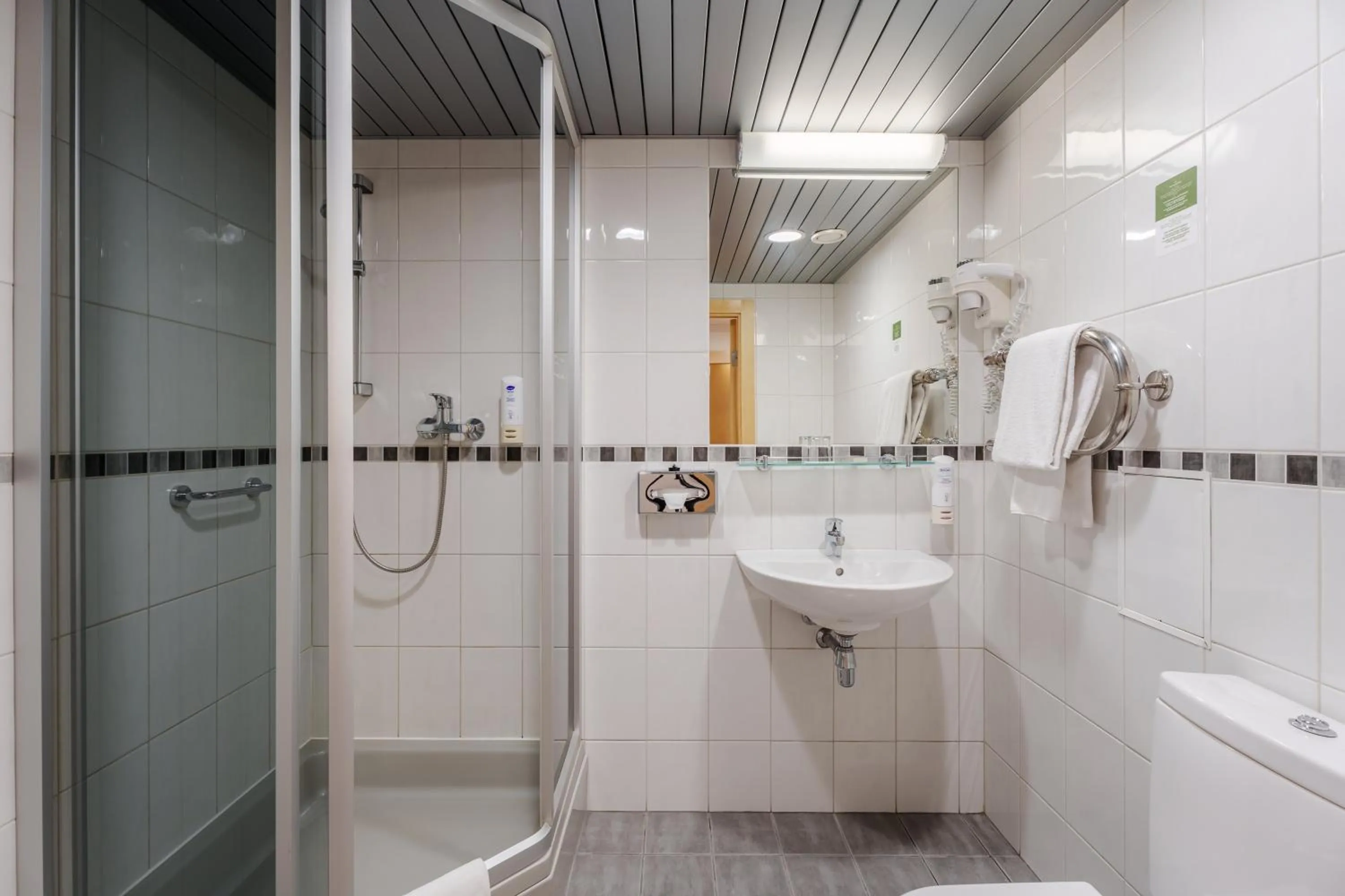 Shower in Riga Islande Hotel with FREE Parking