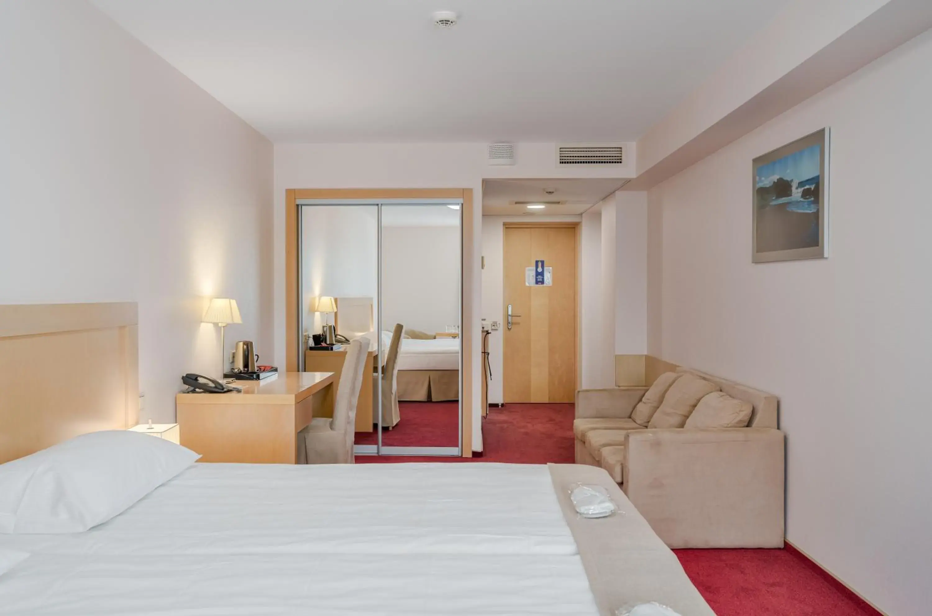 Superior Double Room in Riga Islande Hotel with FREE Parking Superior Double Room in Riga Islande Hotel with FREE Parking