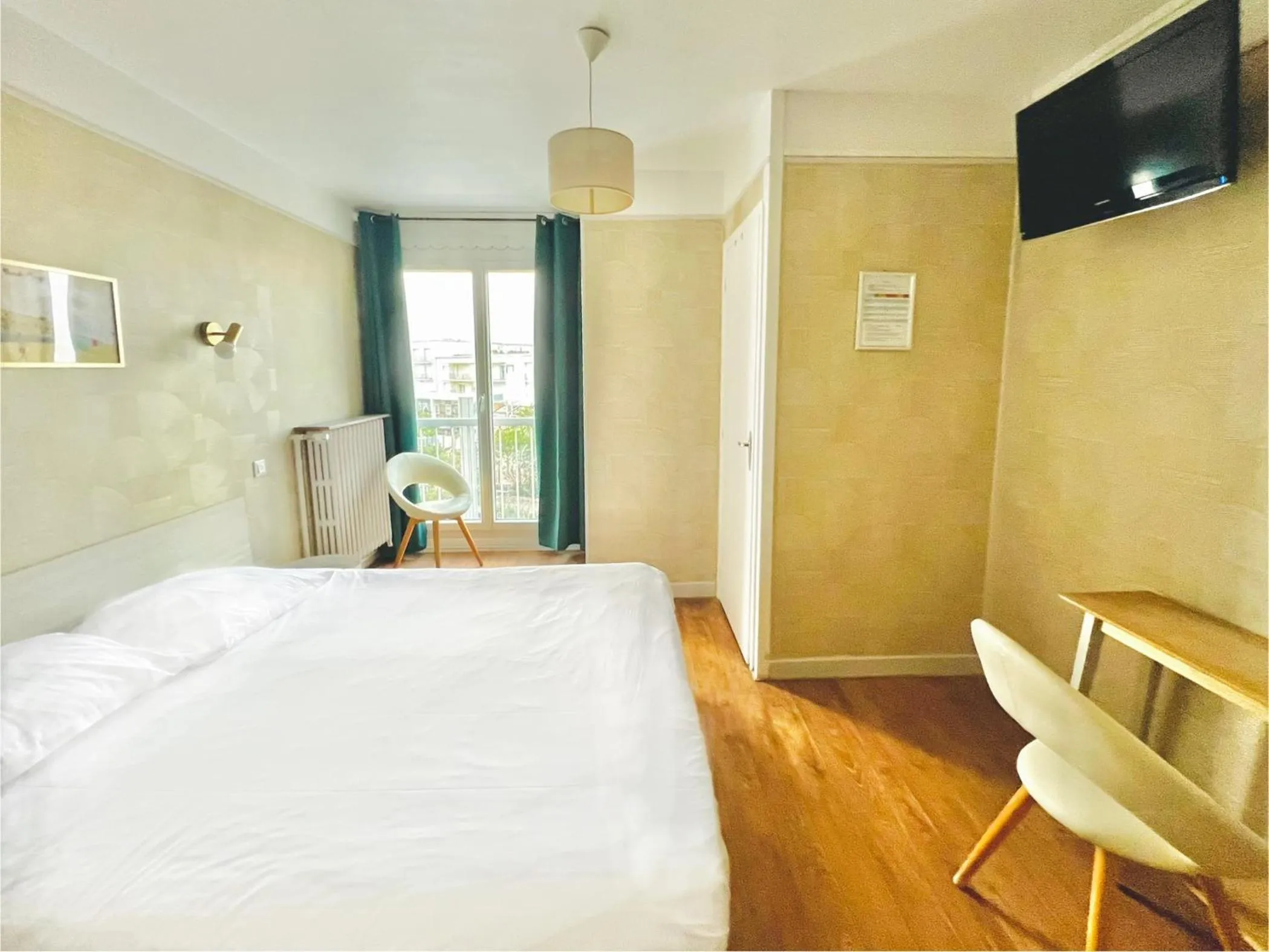 Photo of the whole room, Bed in Hôtel Le Littoral - Berck sur Mer