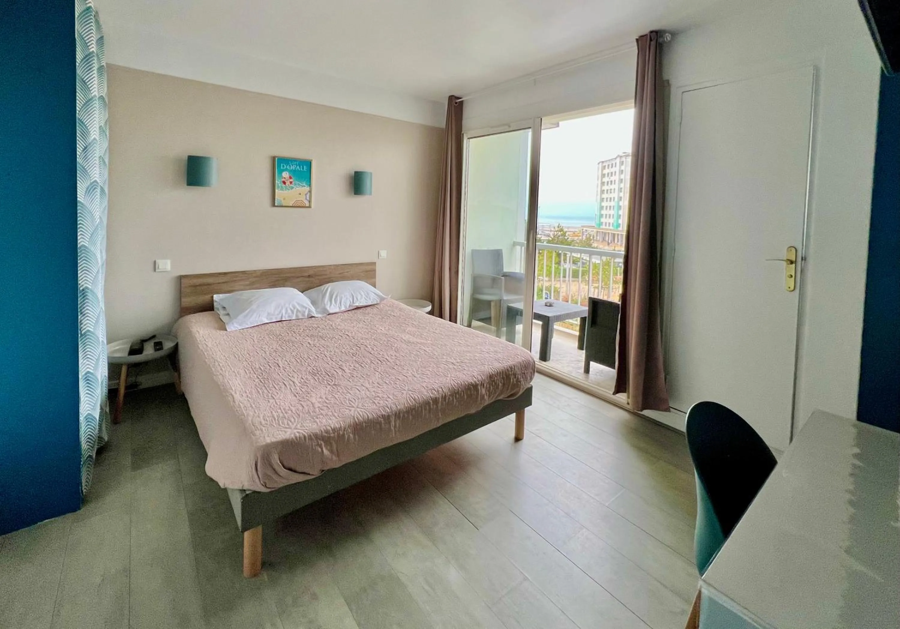 Photo of the whole room, Bed in Hôtel Le Littoral - Berck sur Mer