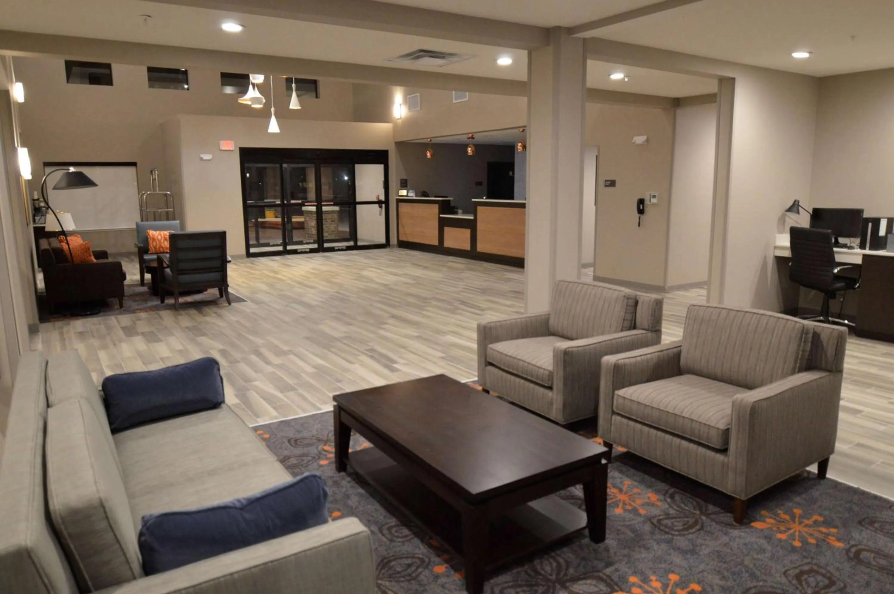 Lobby or reception in Wyndham Garden New Roads - False River