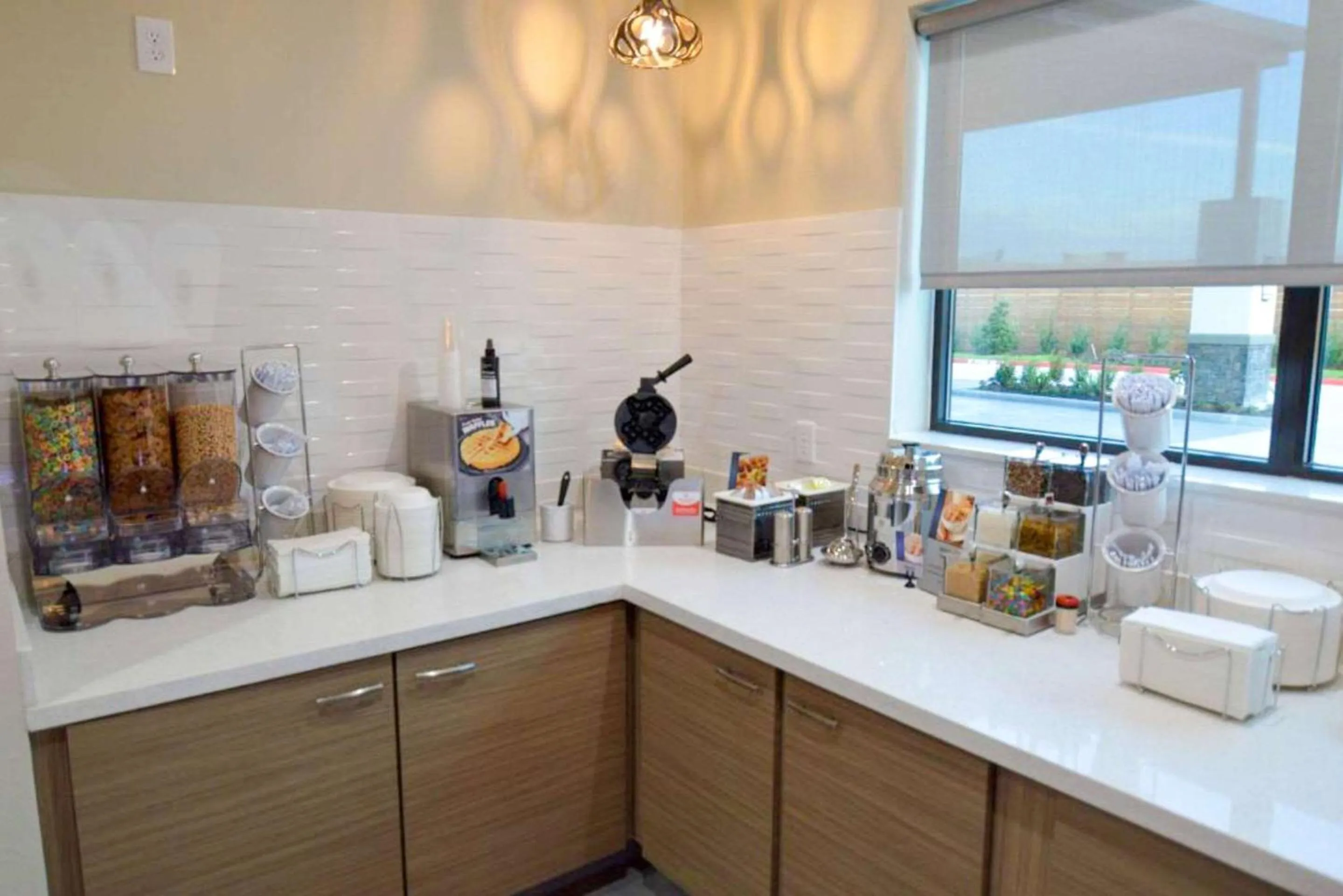 Breakfast in Comfort Inn & Suites Houston I-45 North - IAH