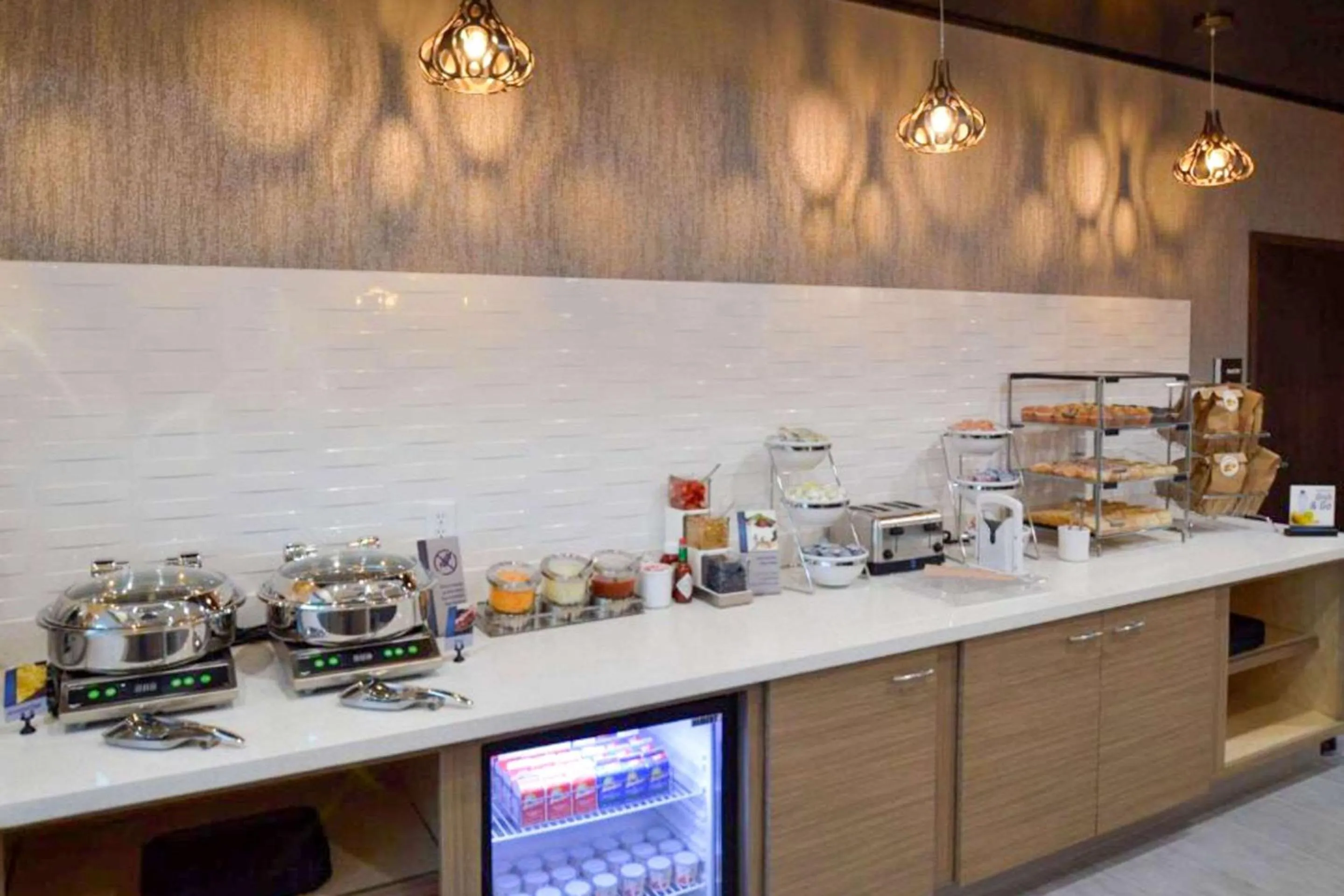 Breakfast in Comfort Inn & Suites Houston I-45 North - IAH