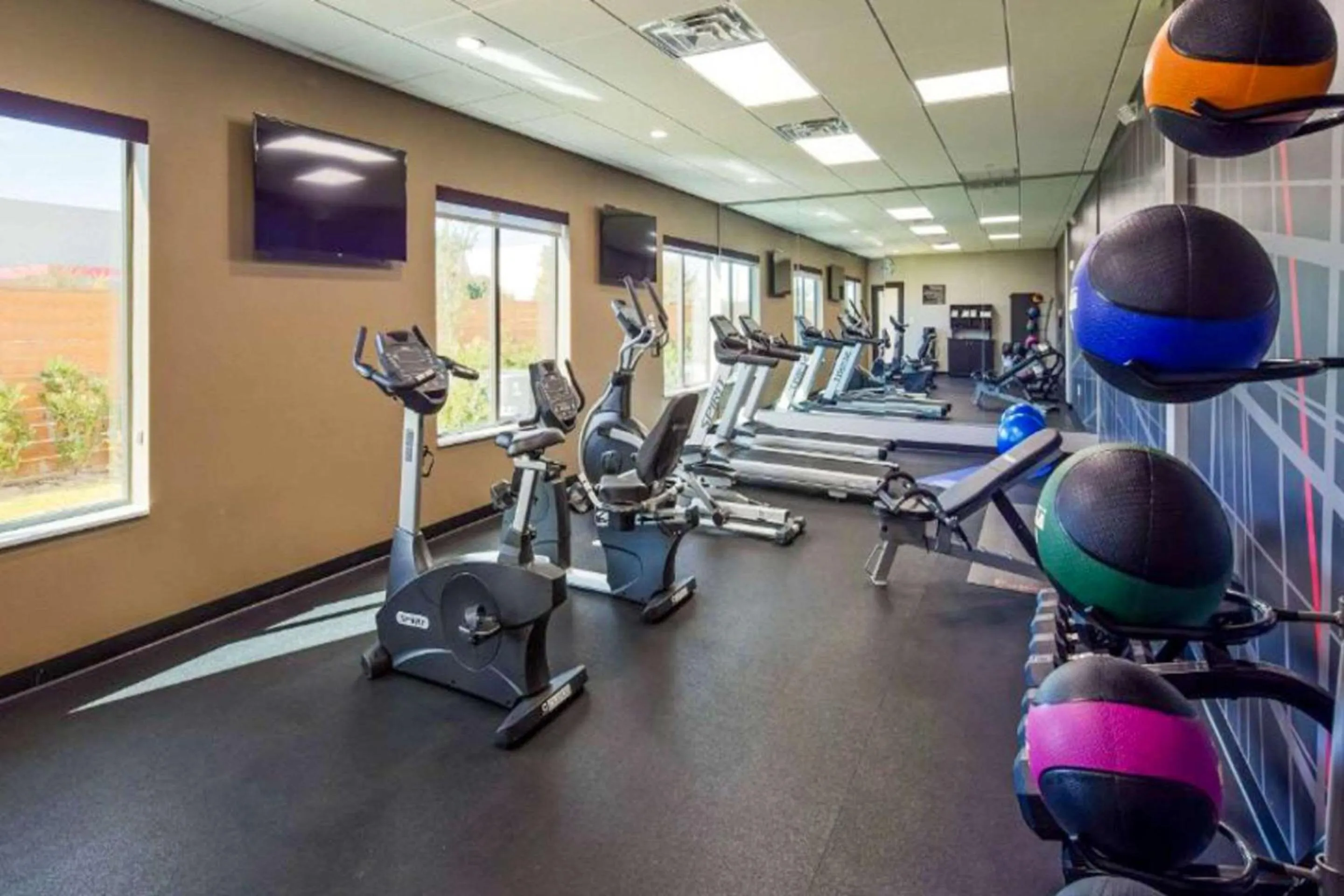 Fitness centre/facilities in Comfort Inn & Suites Houston I-45 North - IAH