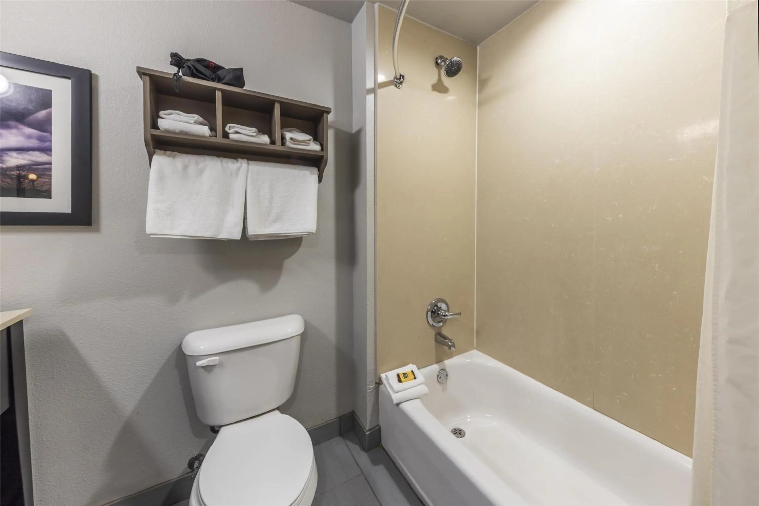 Bathroom in Best Western Plus Pauls Valley