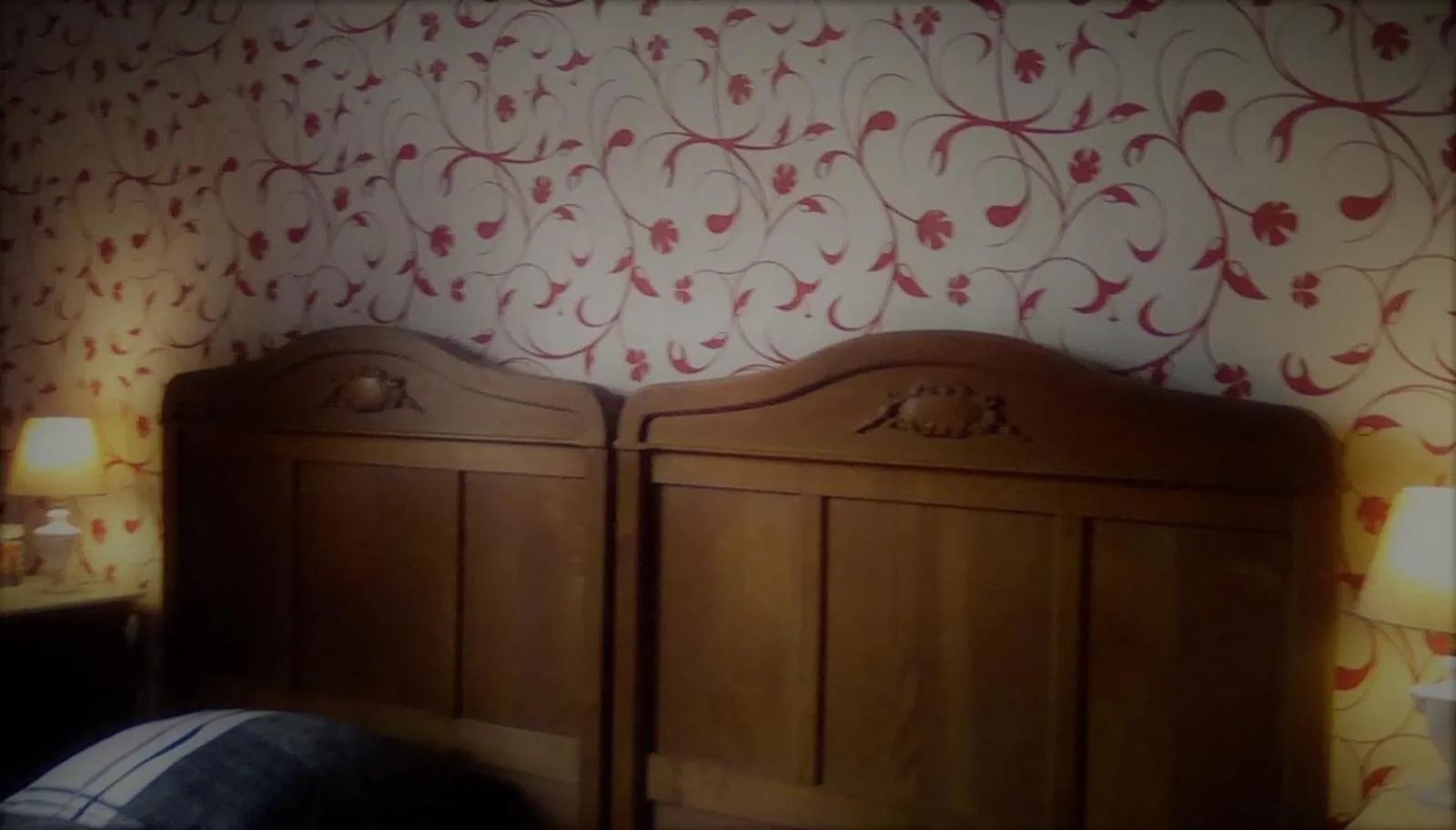 Photo of the whole room, Bed in Wohnen im Burghotel