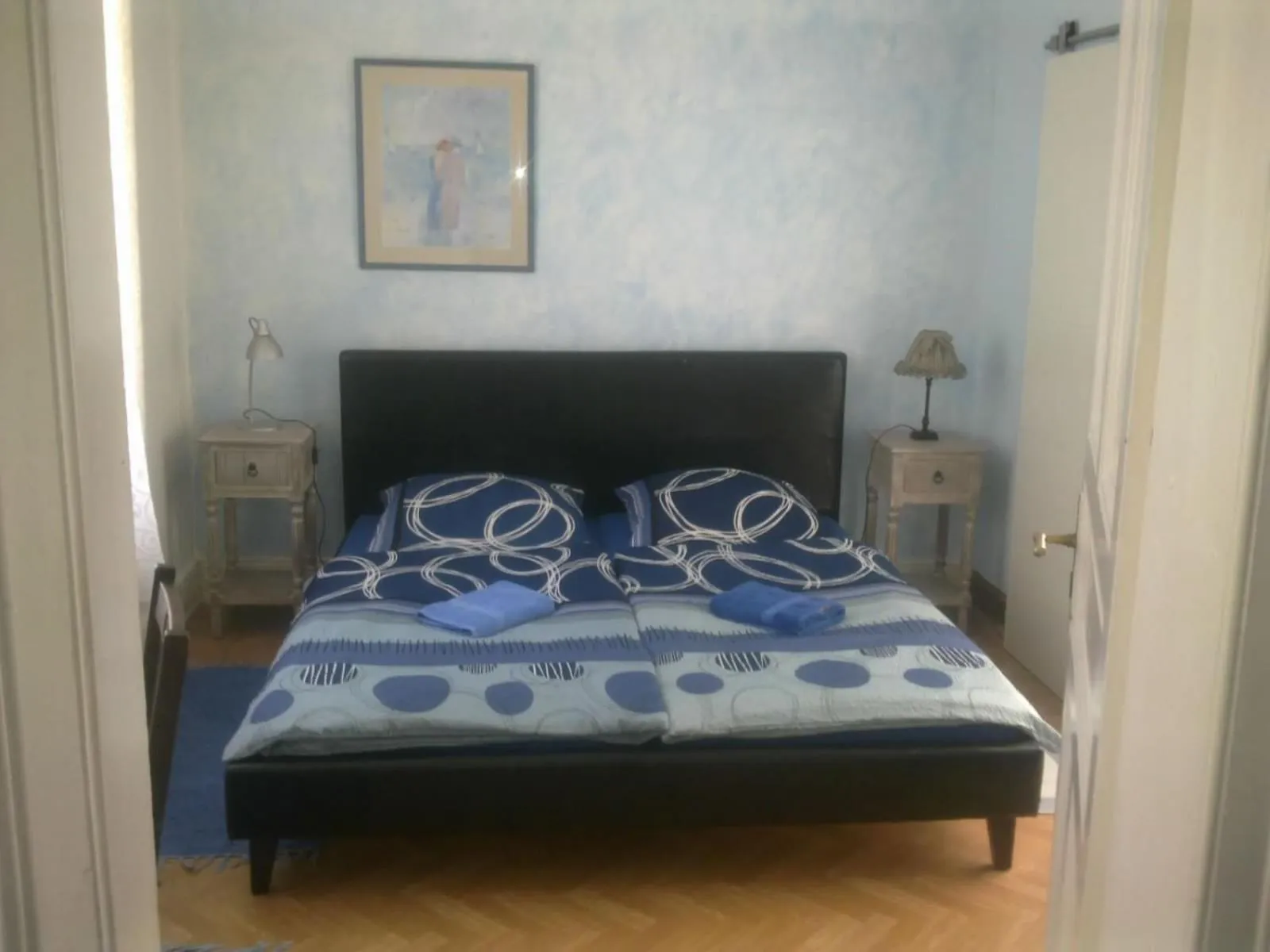 Photo of the whole room, Bed in Wohnen im Burghotel