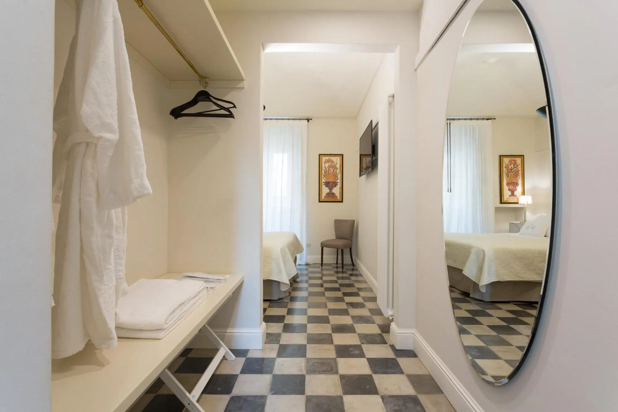 Photo of the whole room, Bed in San Carlo Suites