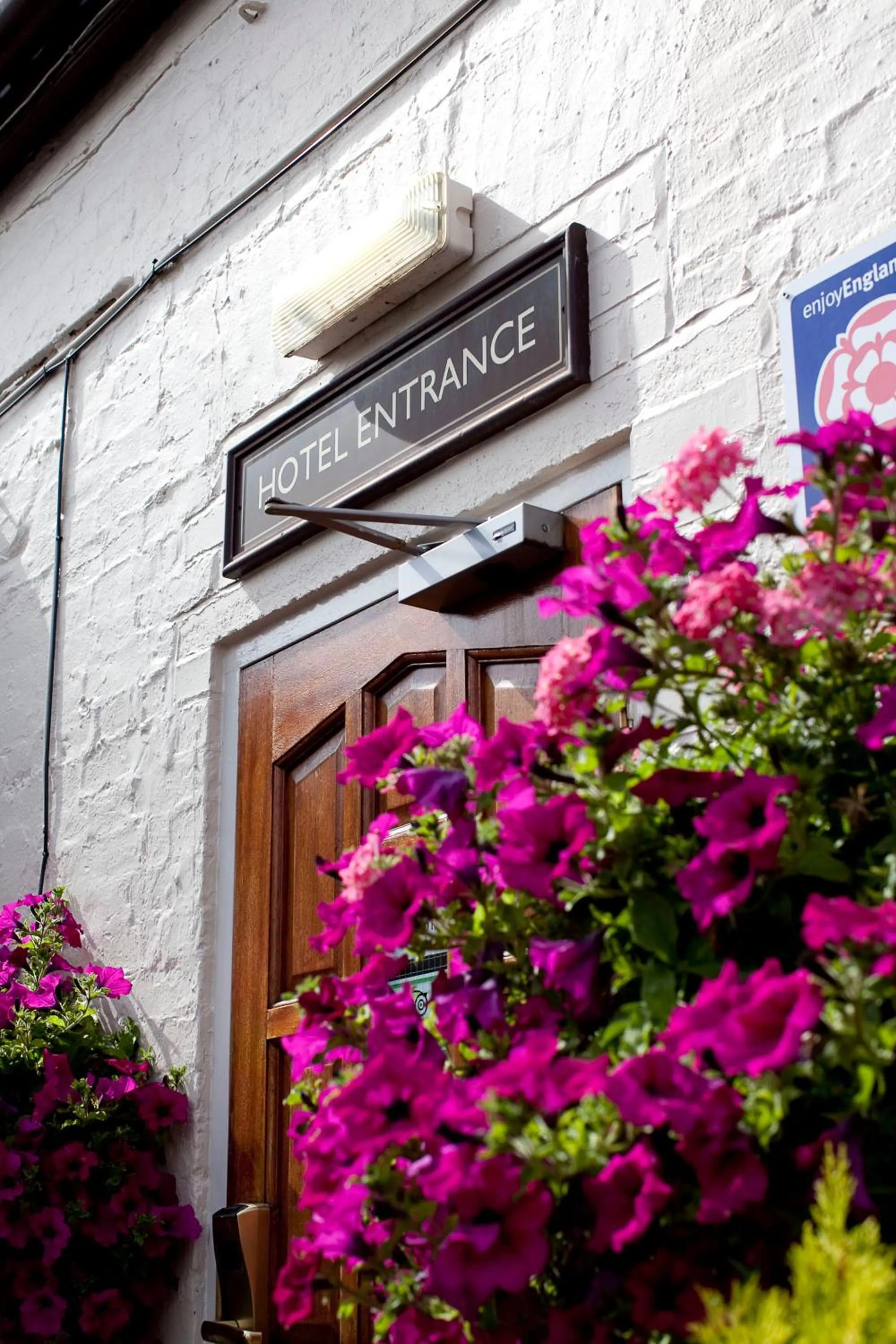 Facade/entrance in The Railway Tavern Hotel