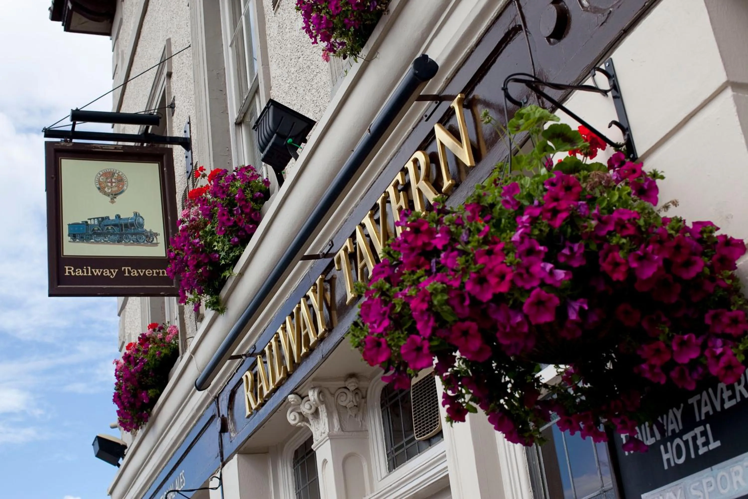 Facade/entrance in The Railway Tavern Hotel