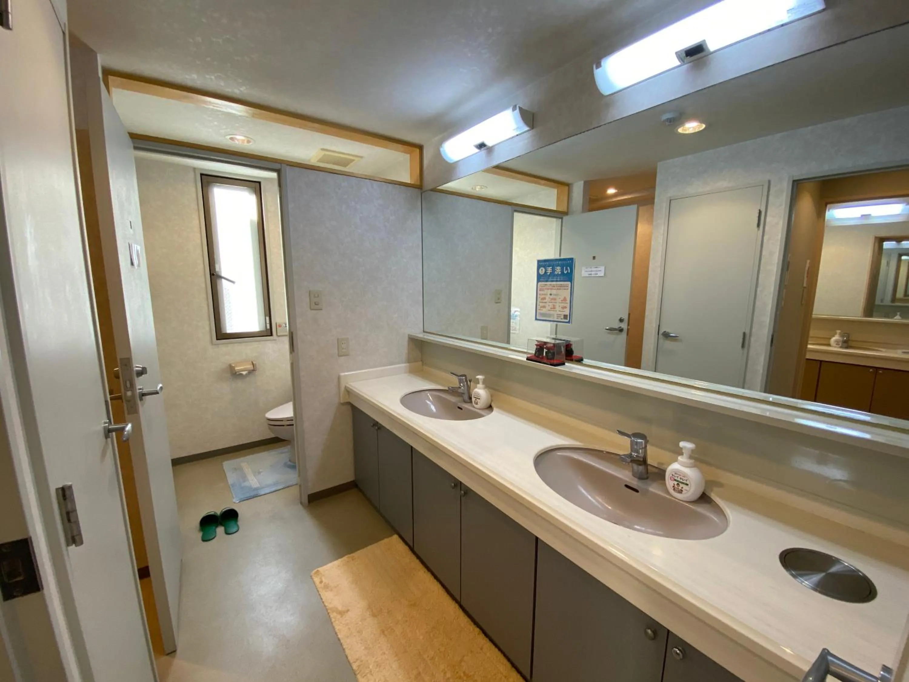 Atami Onsen Guest House Megumi 5 minutes walk from Atami Station