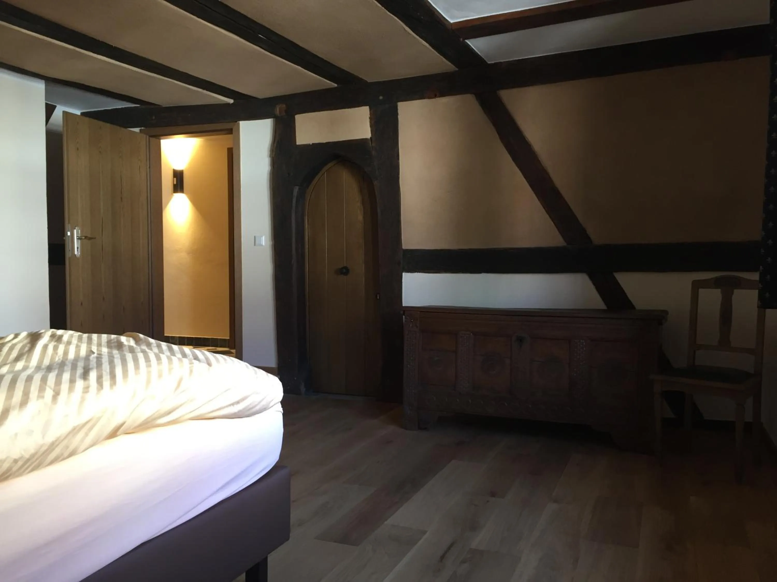 Photo of the whole room, Bed in McMüller's Kemenate Fulda