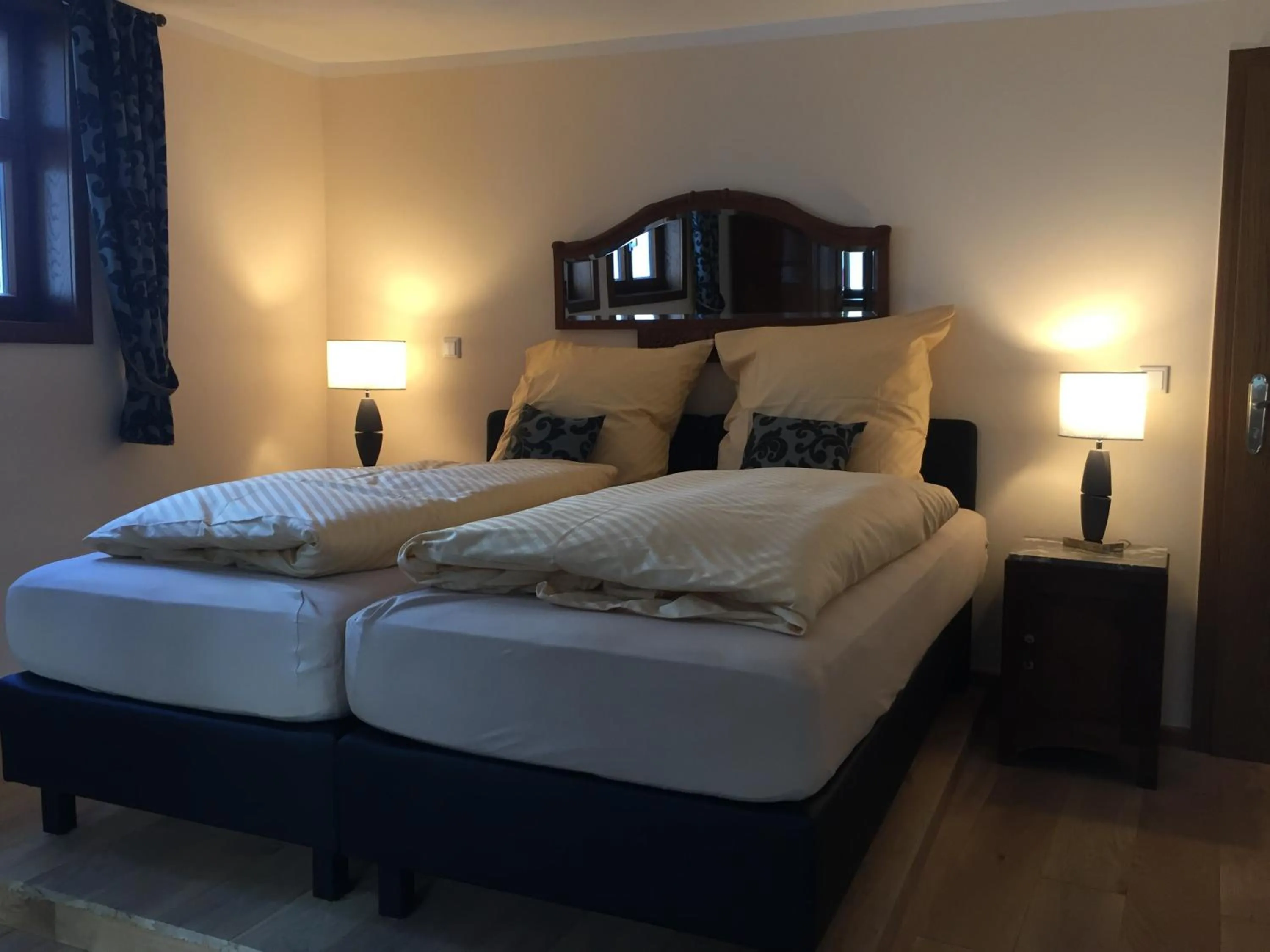 Bed in McMüller's Kemenate Fulda