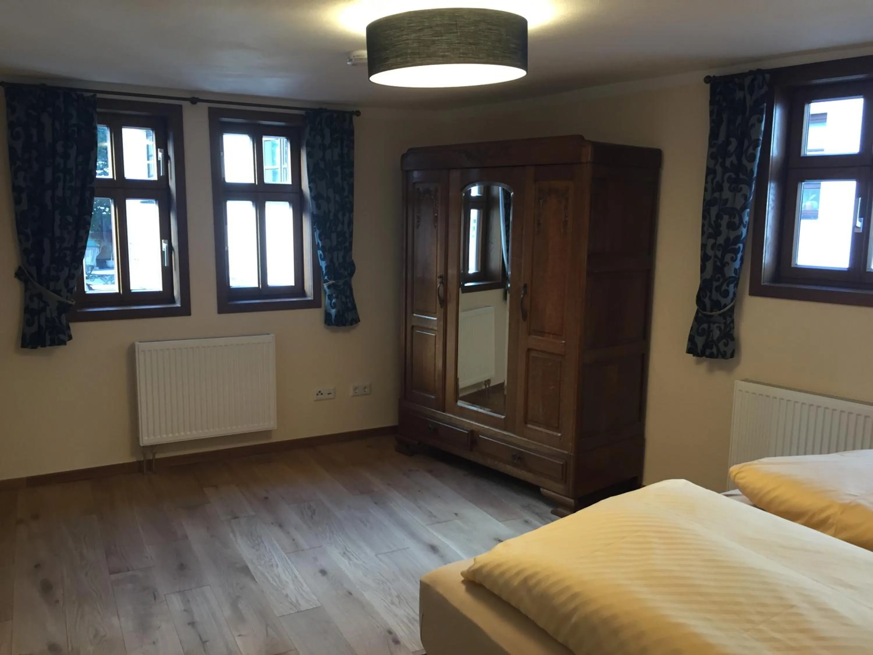 Photo of the whole room, Bed in McMüller's Kemenate Fulda