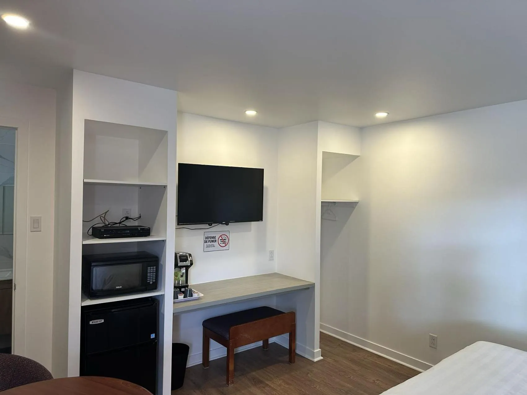 Bed in Motel Chez Nous