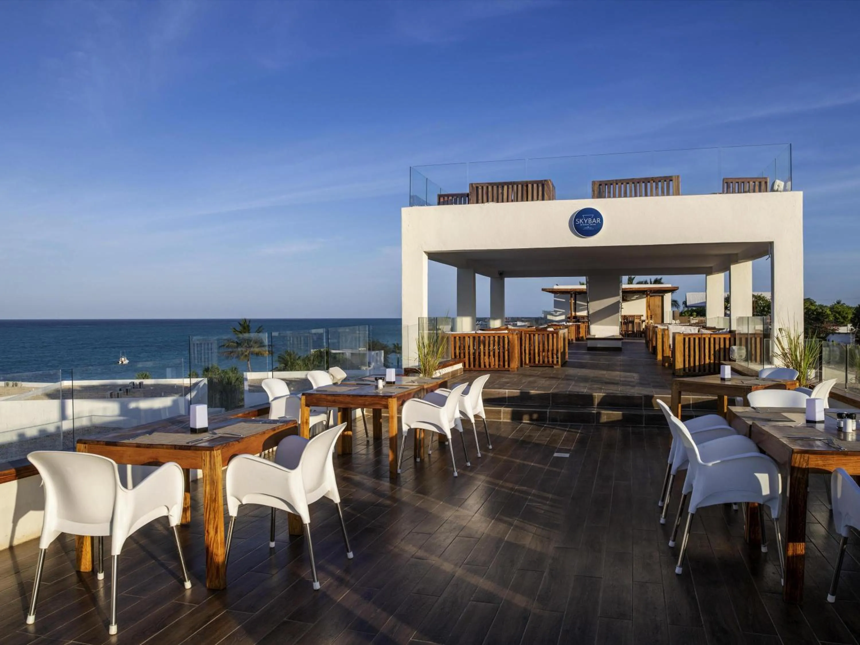 Lounge or bar in Nungwi Dreams by Mantis