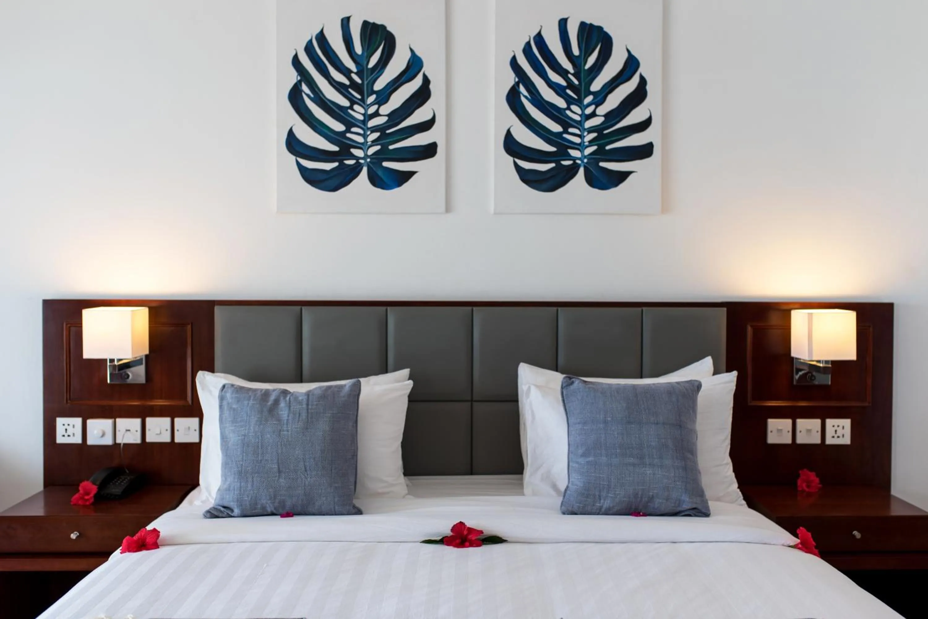 Bedroom, Bed in Nungwi Dreams by Mantis