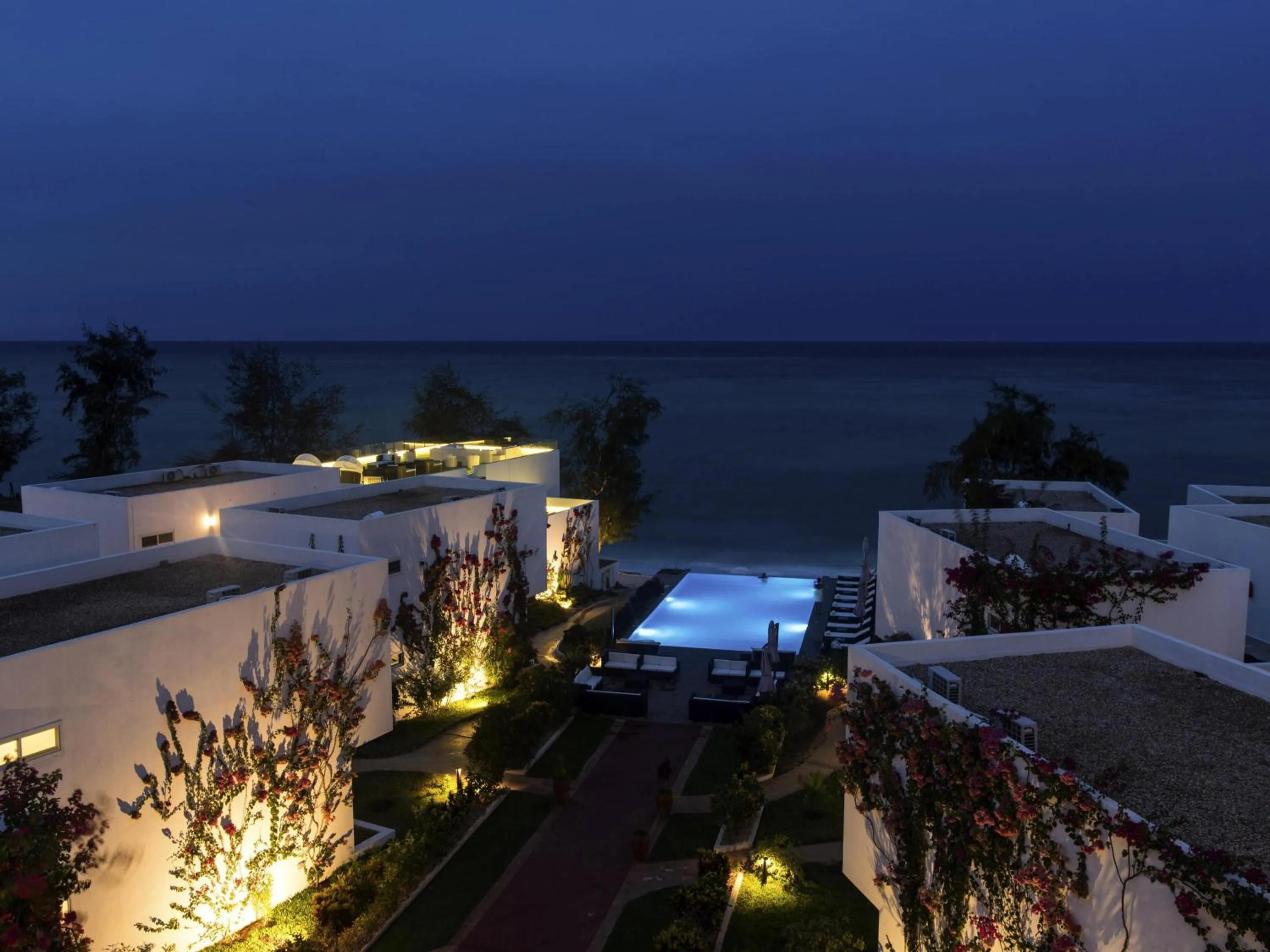 Pool view in Nungwi Dreams by Mantis