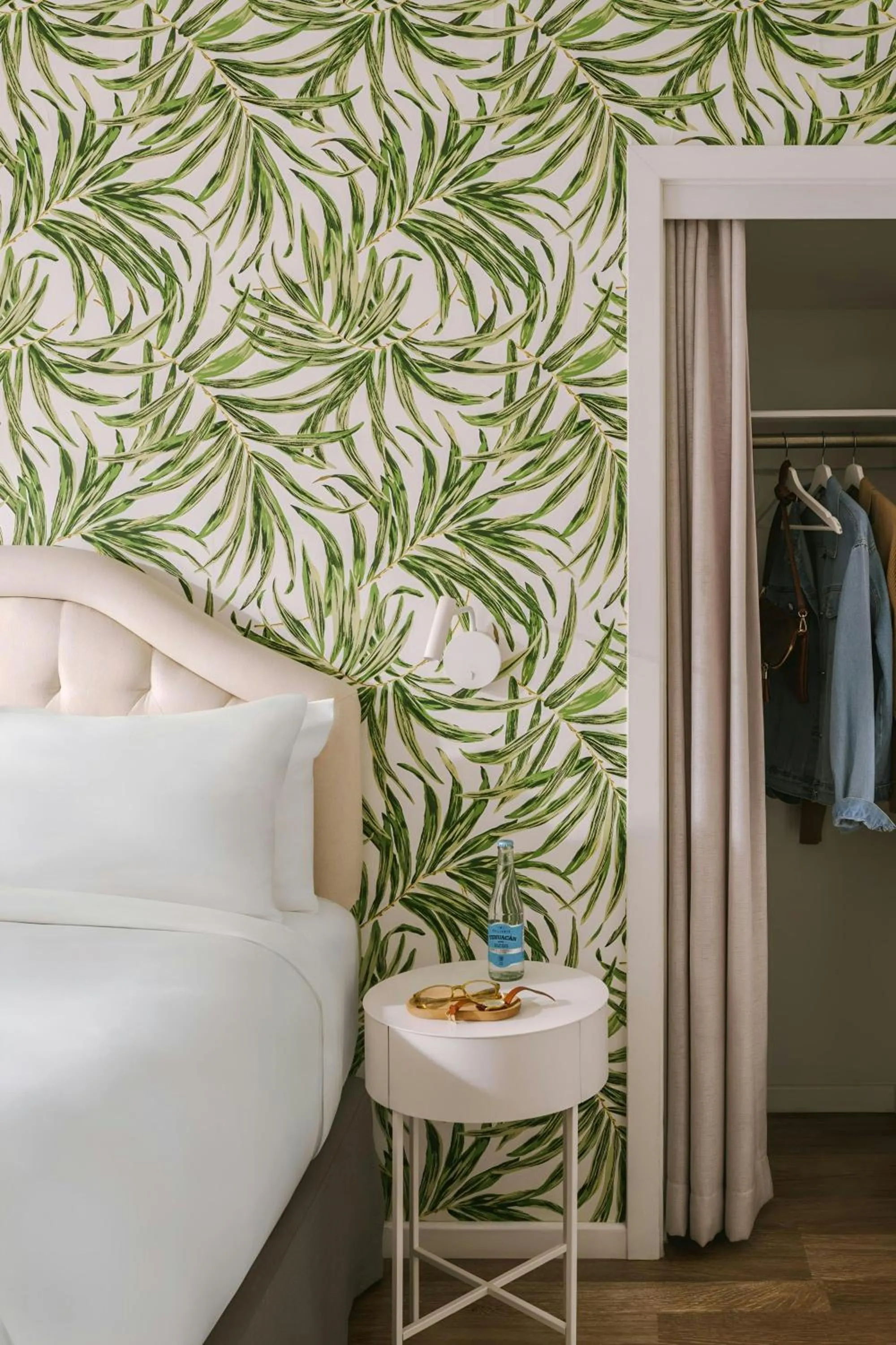 Bedroom, Bed in Beverly Terrace Hotel Beverly Hills, Sonder by Marriott Bonvoy