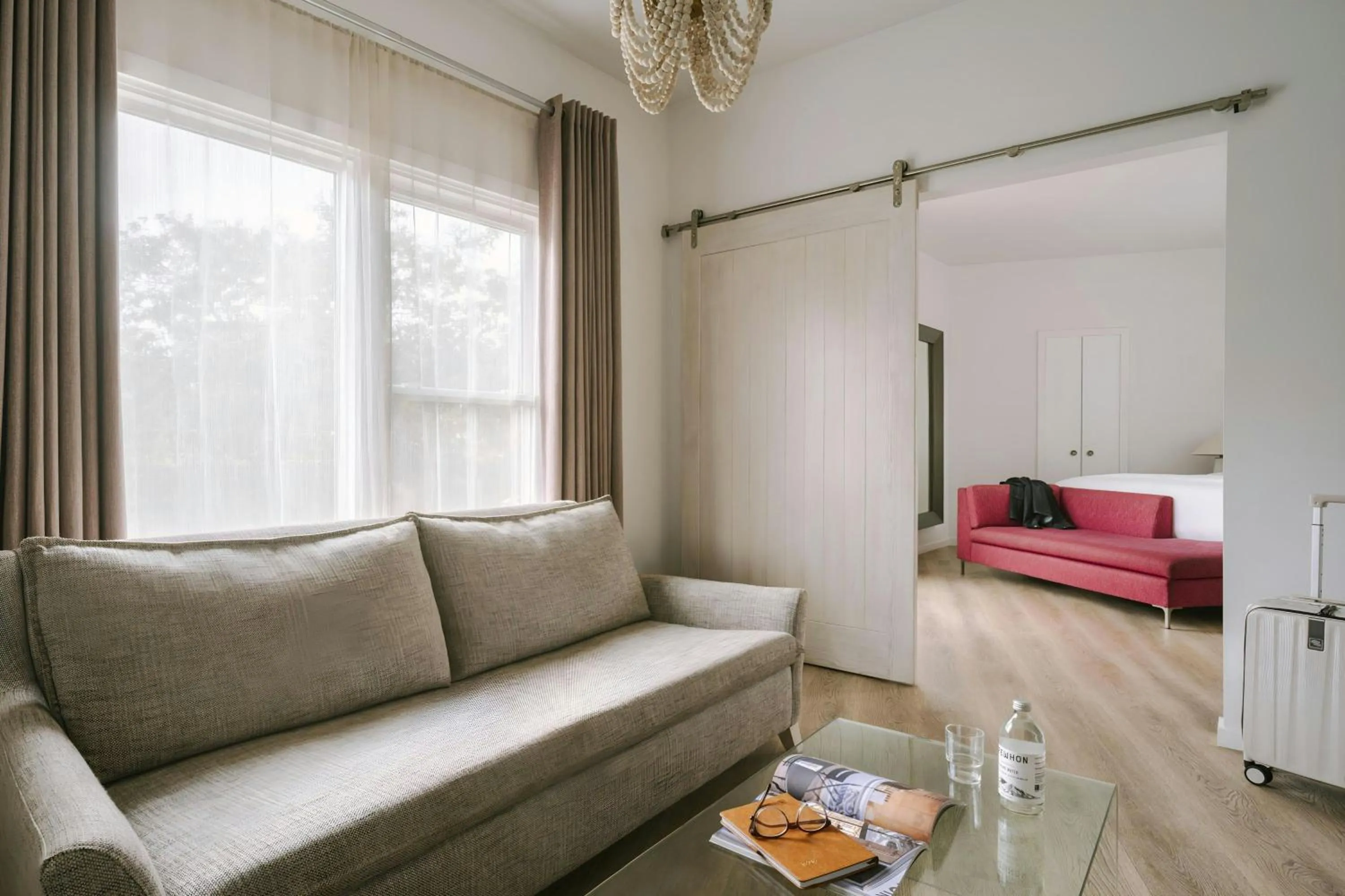 Living room, Bed in Beverly Terrace Hotel Beverly Hills, Sonder by Marriott Bonvoy