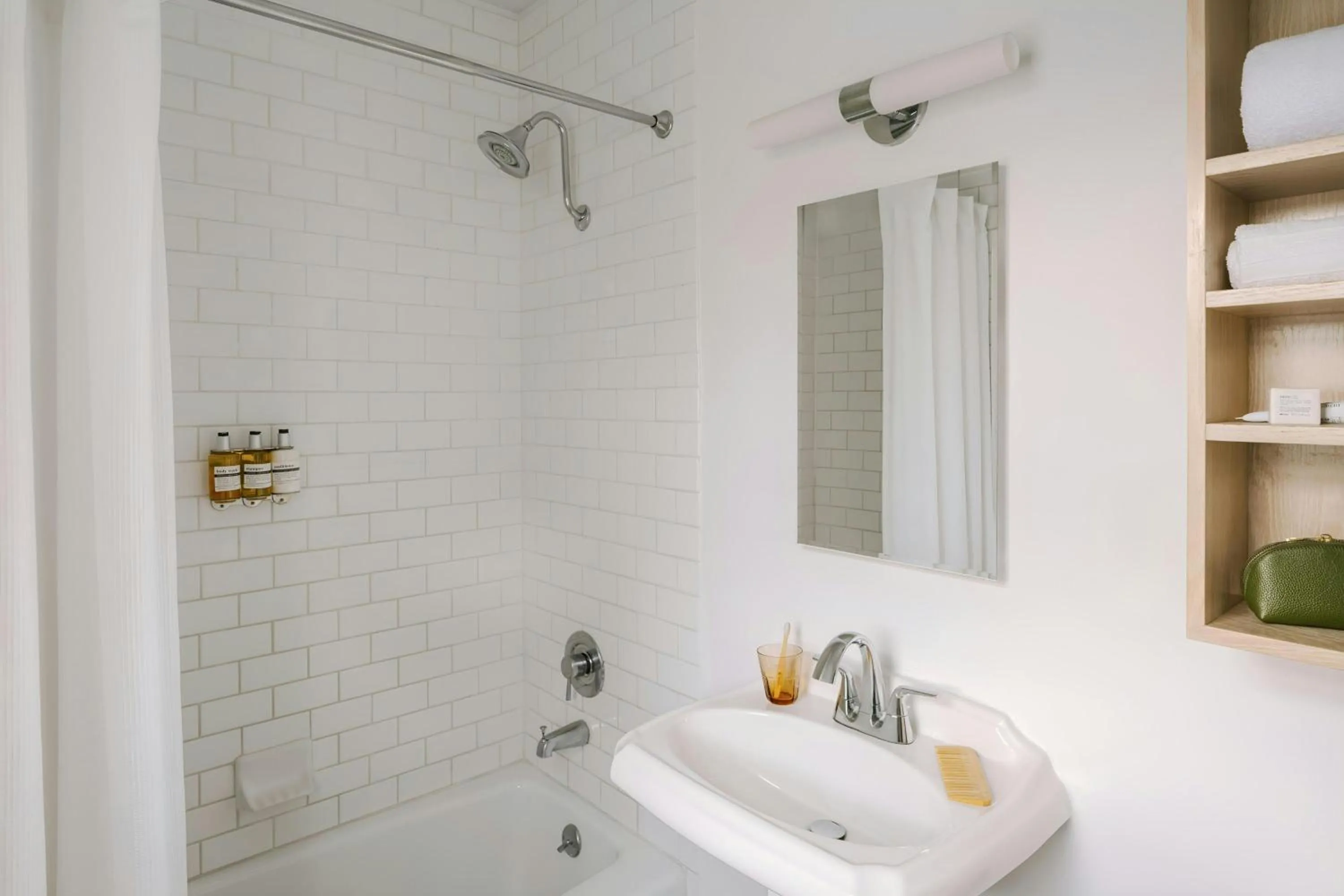 Bathroom in Beverly Terrace Hotel Beverly Hills, Sonder by Marriott Bonvoy