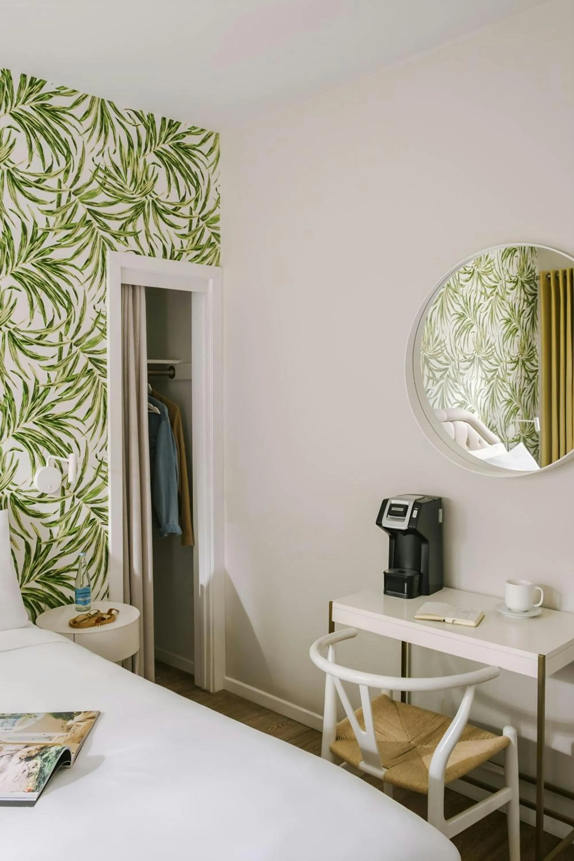 Bedroom, Bed in Beverly Terrace Hotel Beverly Hills, Sonder by Marriott Bonvoy