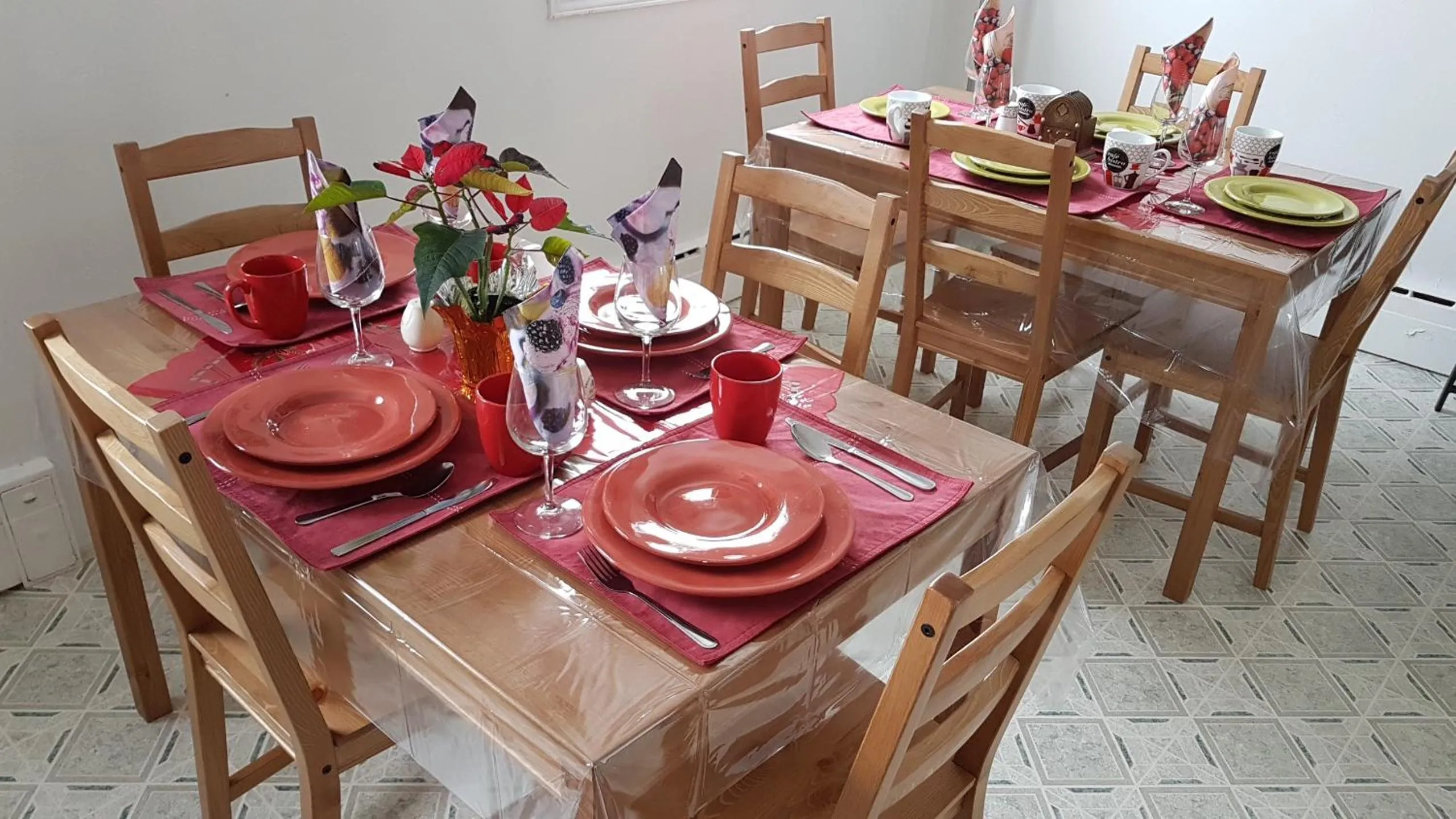 Meals in Preferred Rooms by Crestview Guest House