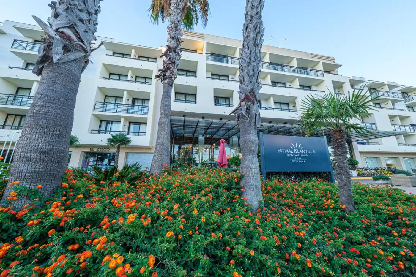 Facade/entrance in Estival Islantilla