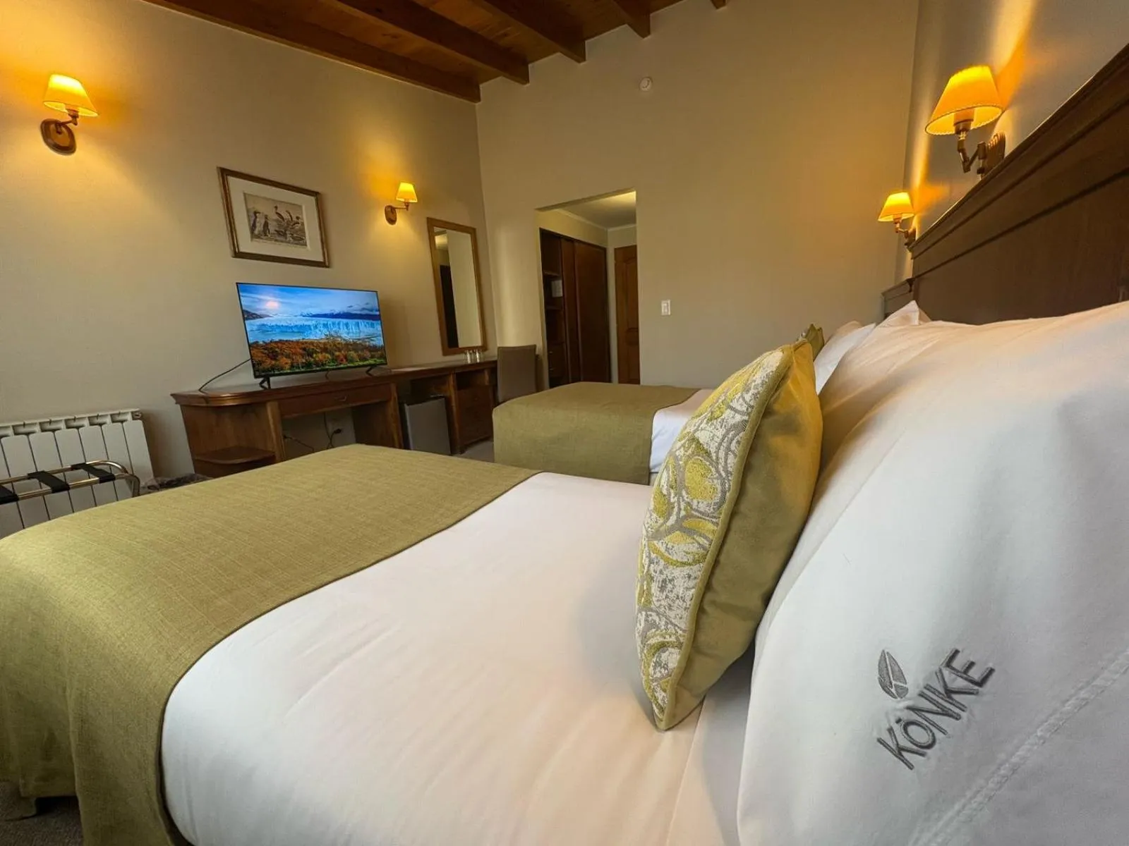 Bedroom, Bed in Konke Calafate Hotel