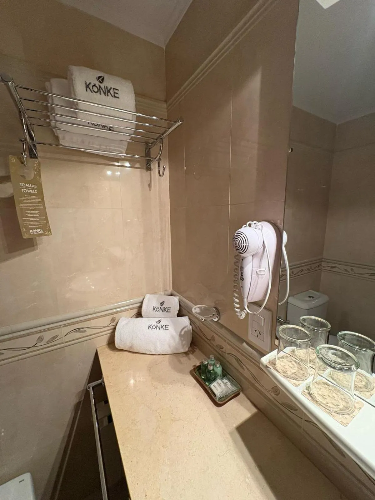 Bathroom in Konke Calafate Hotel