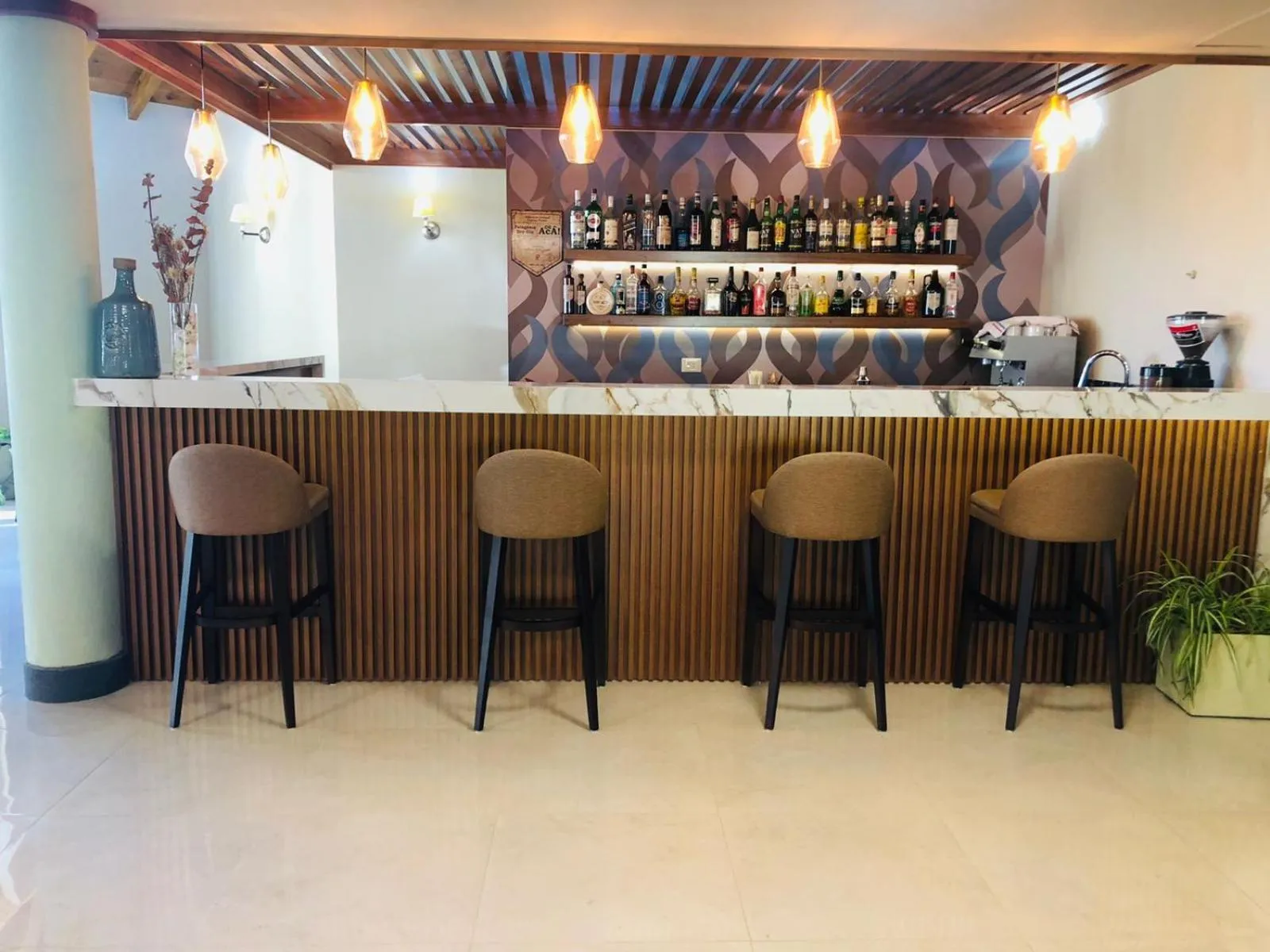 Lounge or bar in Konke Calafate Hotel