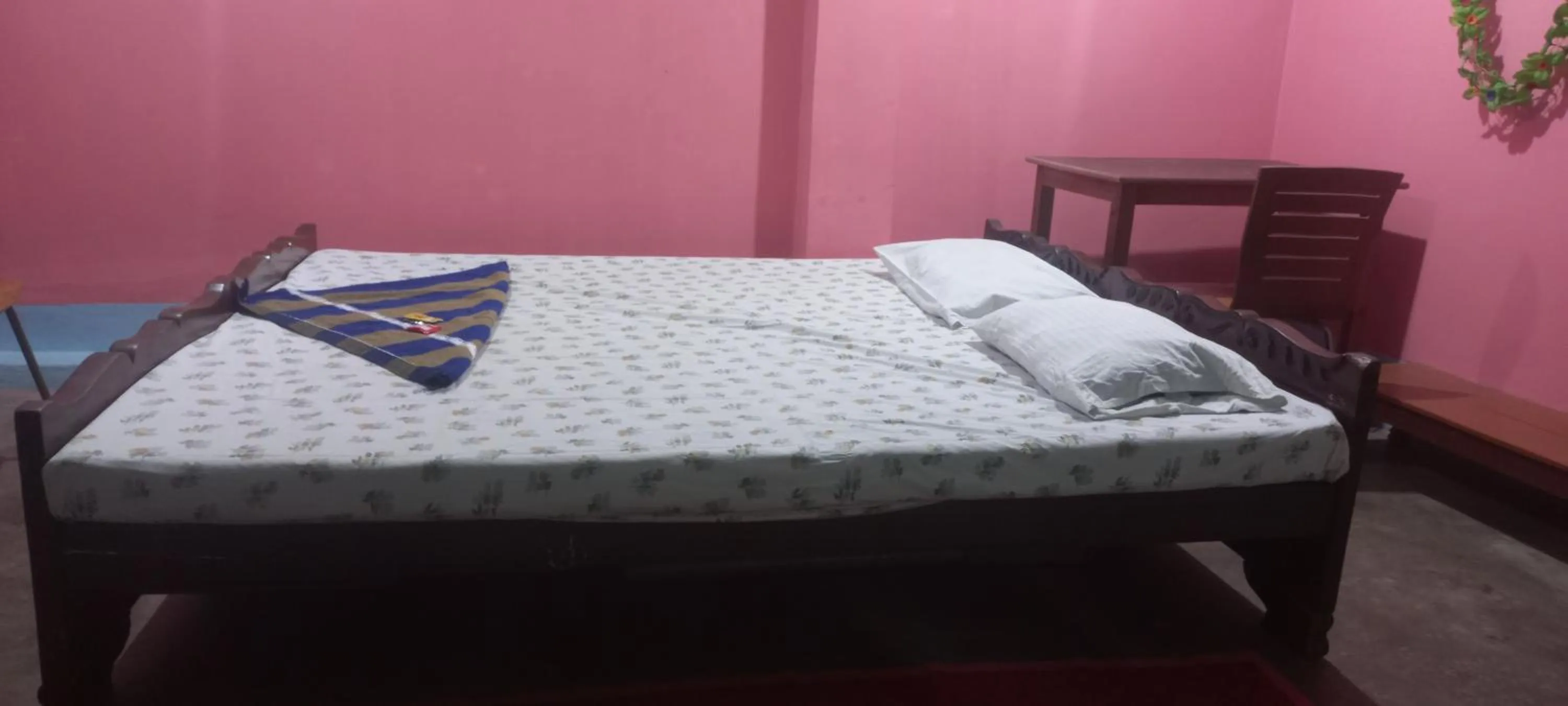 Bed in Kiran Guest House