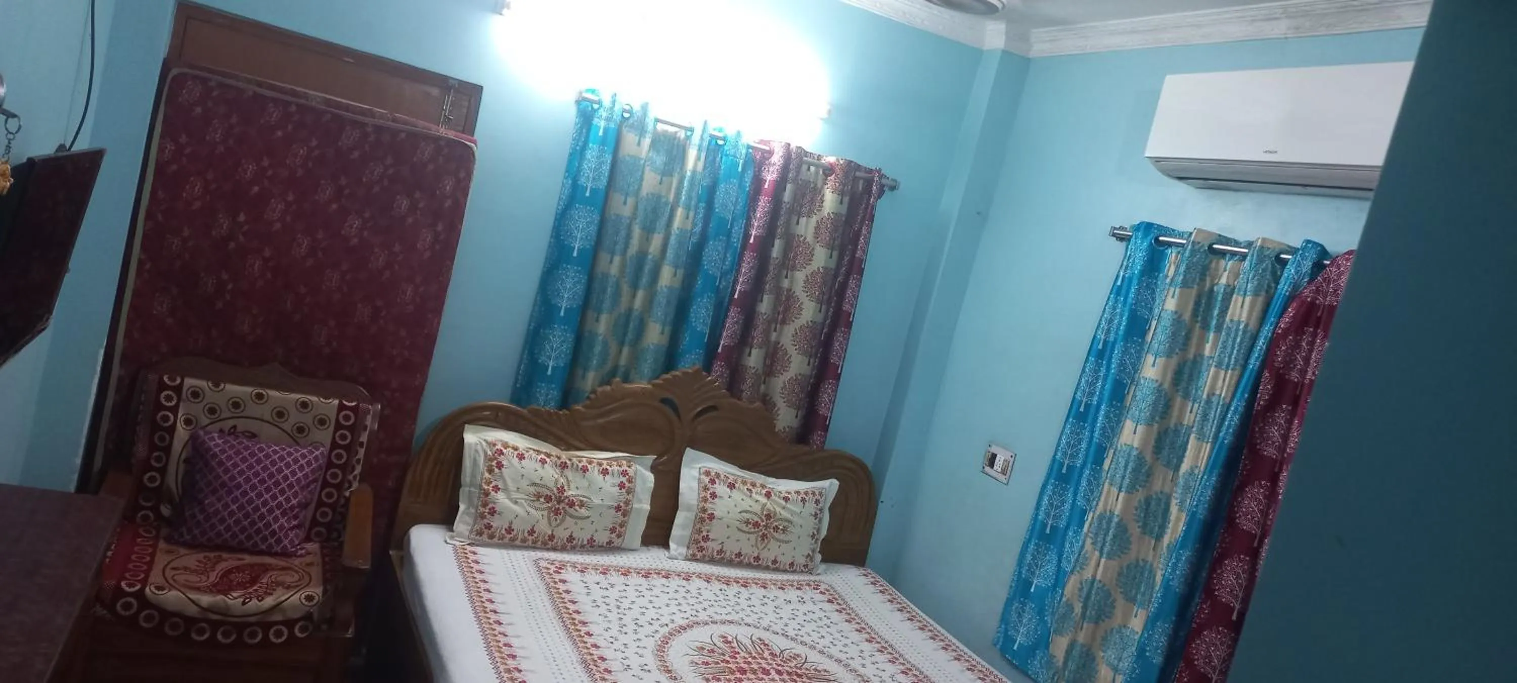 Bed in Kiran Guest House