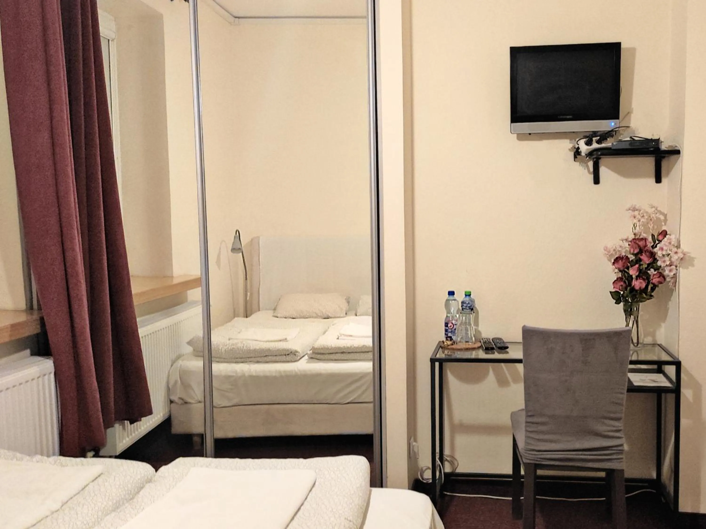 Bed in Helvetia Plus B&B - PRIVATE ROOMS and APARTMENTS