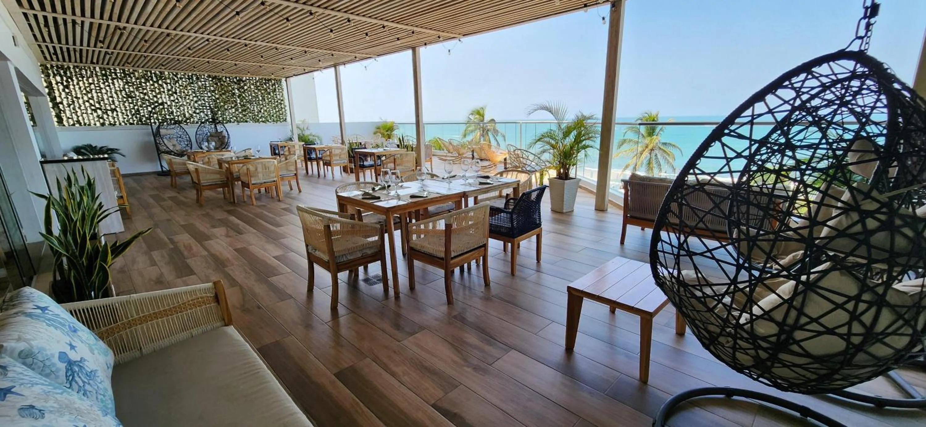 Restaurant/places to eat in Hotel Cartagena Plaza
