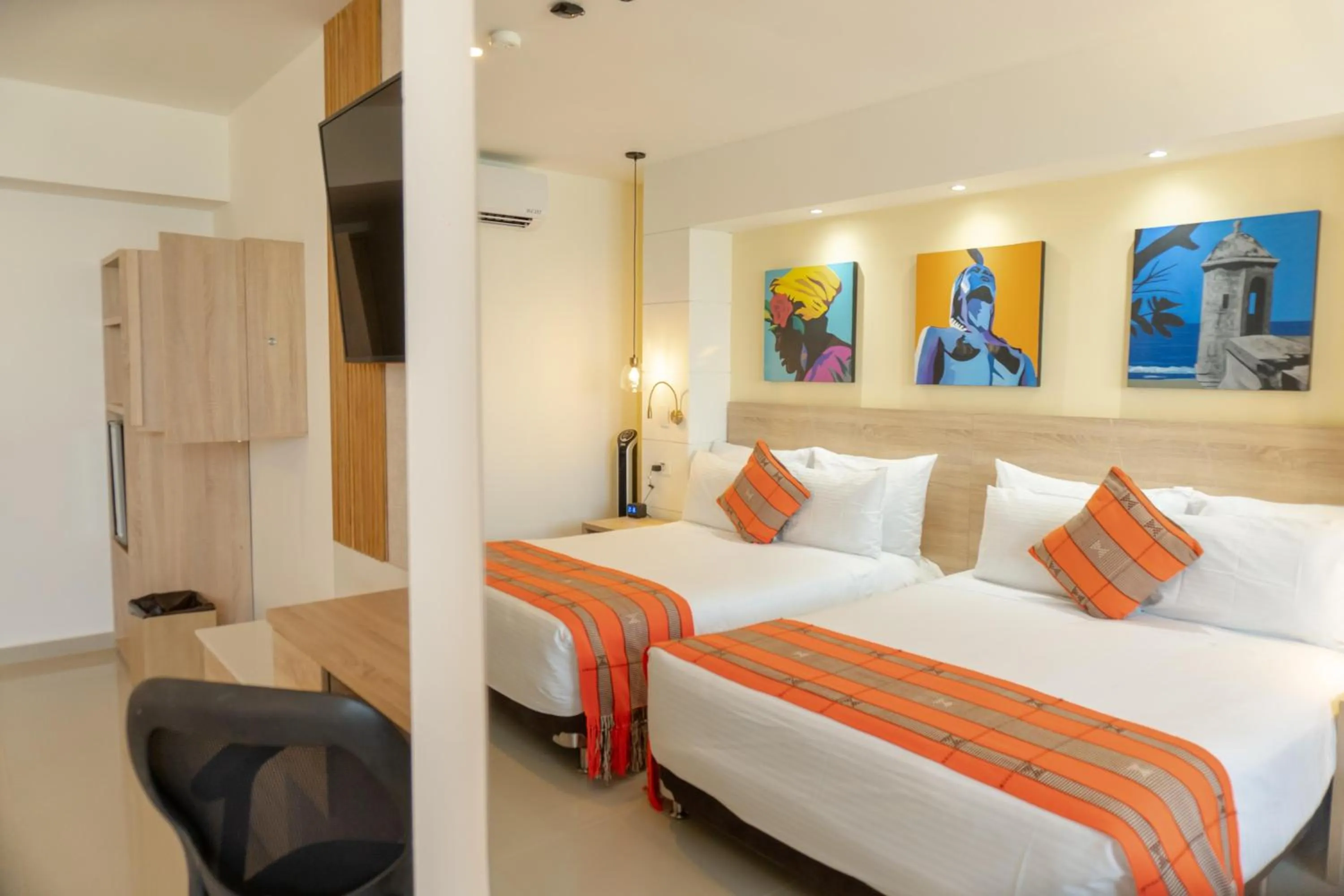 Photo of the whole room, Bed in Hotel Cartagena Plaza