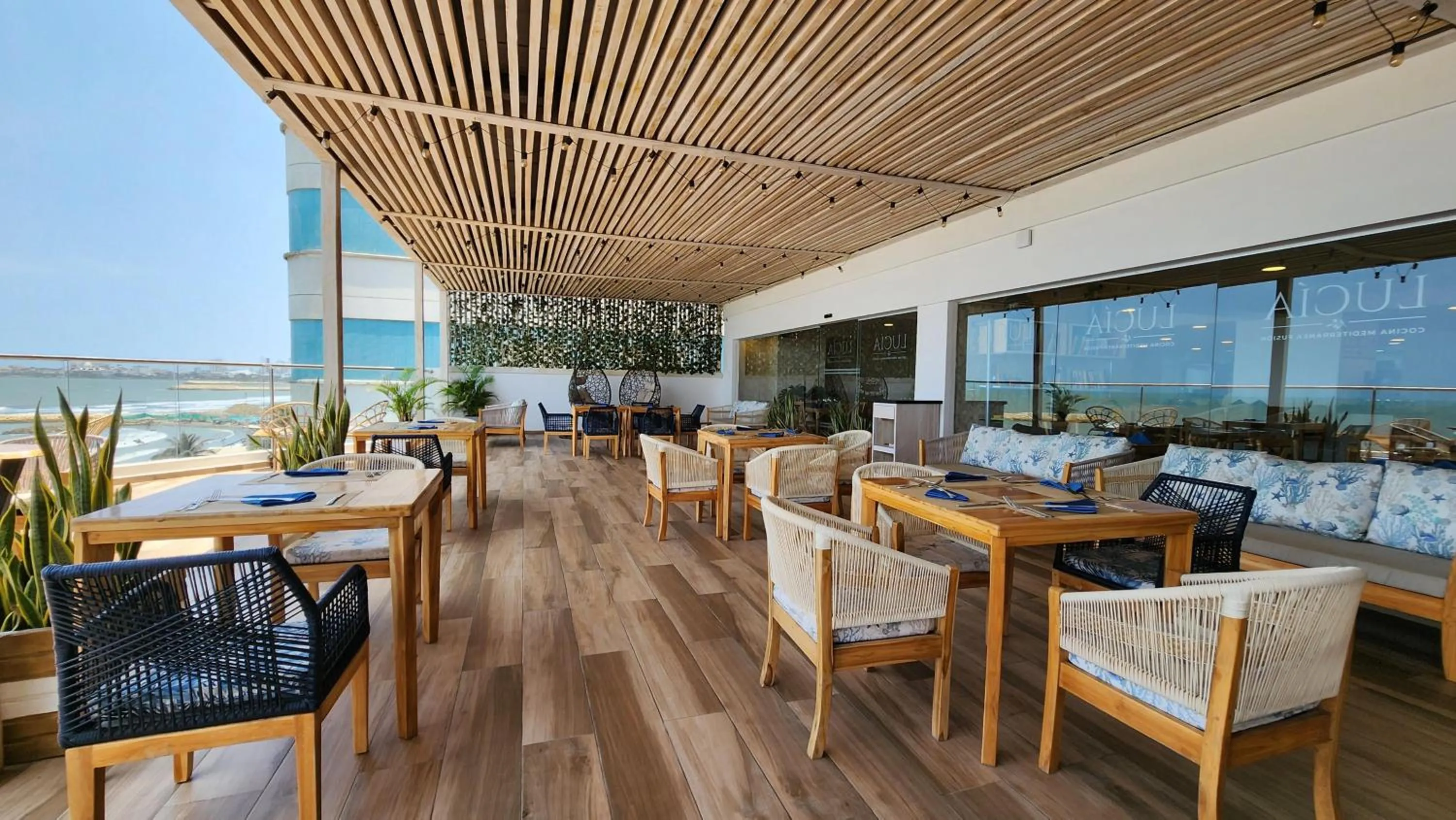 Restaurant/places to eat in Hotel Cartagena Plaza