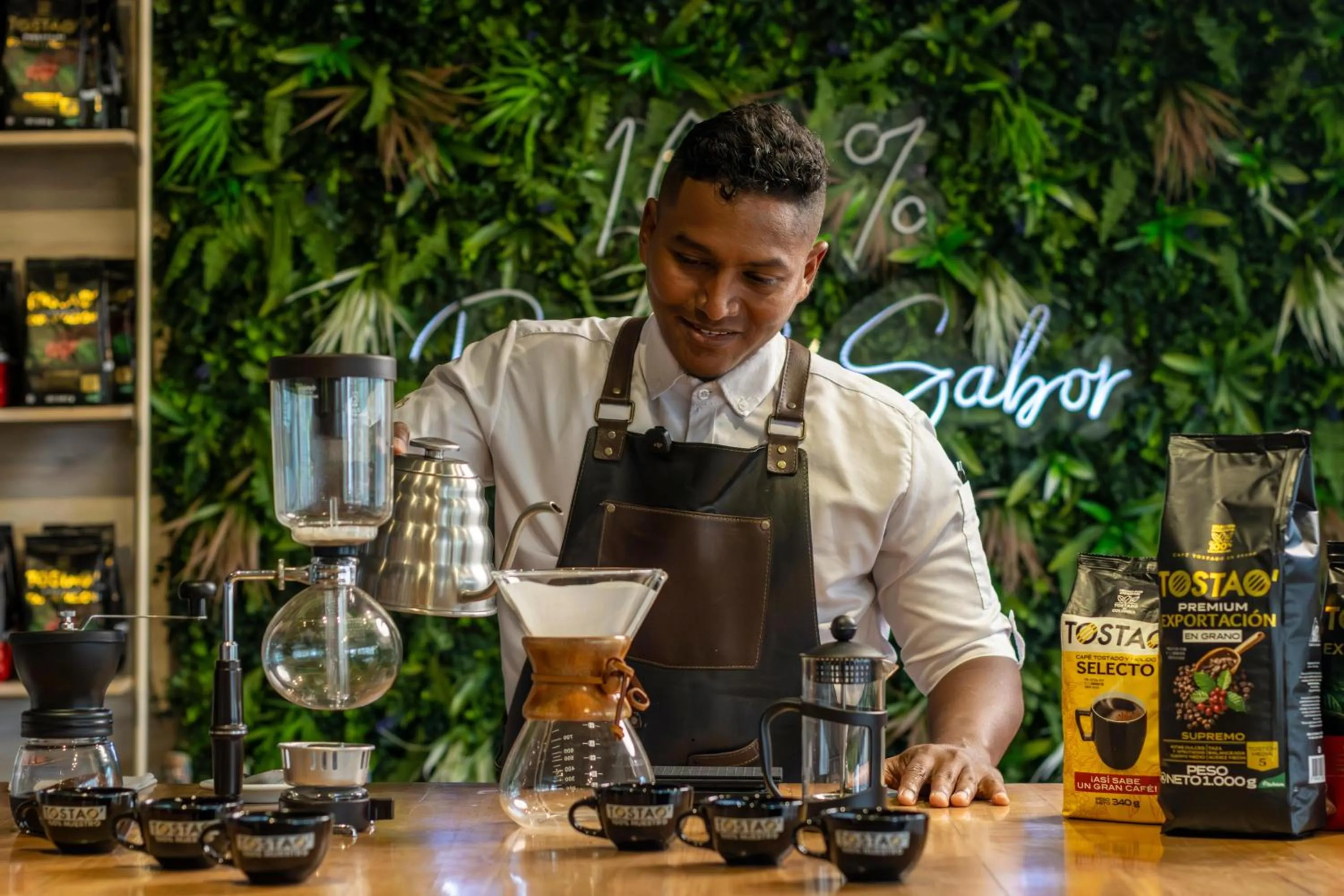 People in Hotel Cartagena Plaza